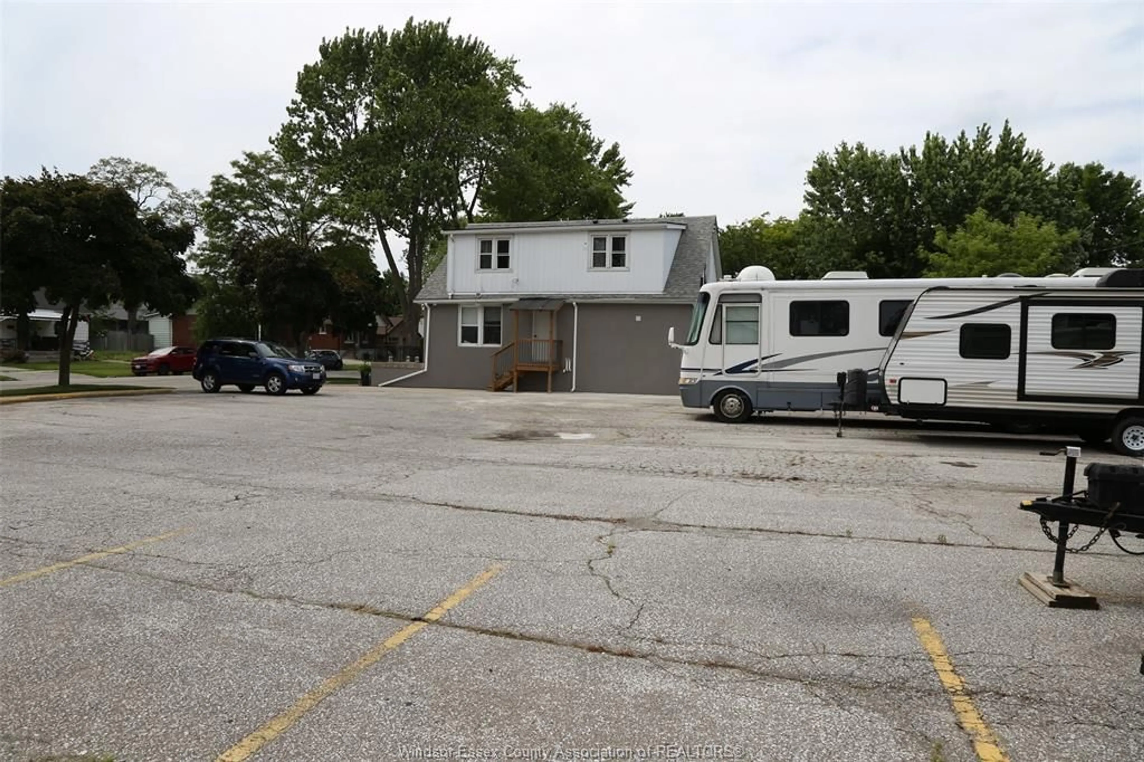 Parking for V/L CADILLAC, Windsor Ontario N8W 3Y4