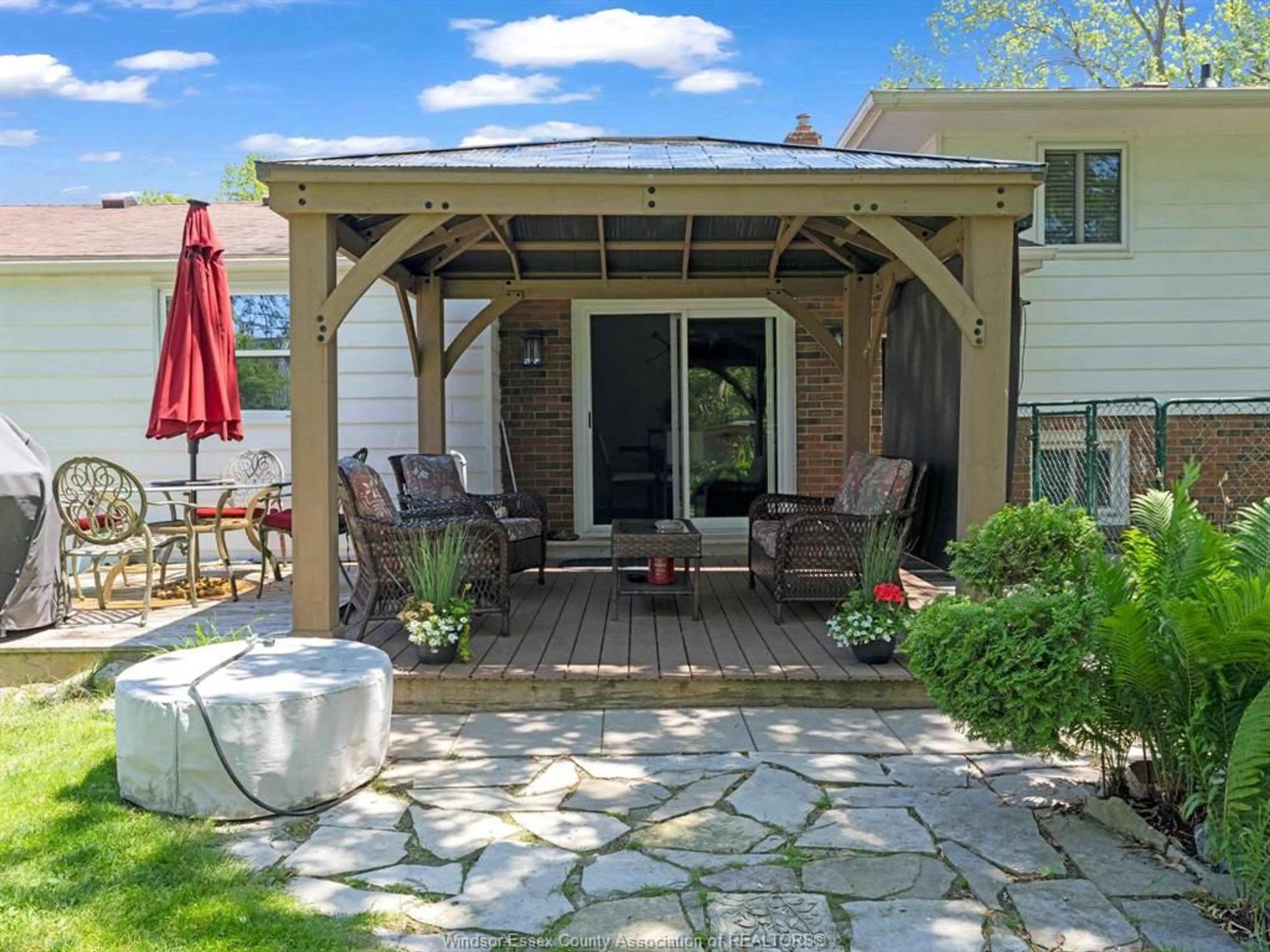 Patio, unknown for 1517 Redwood Rd, Kingsville Ontario N9Y 2V4