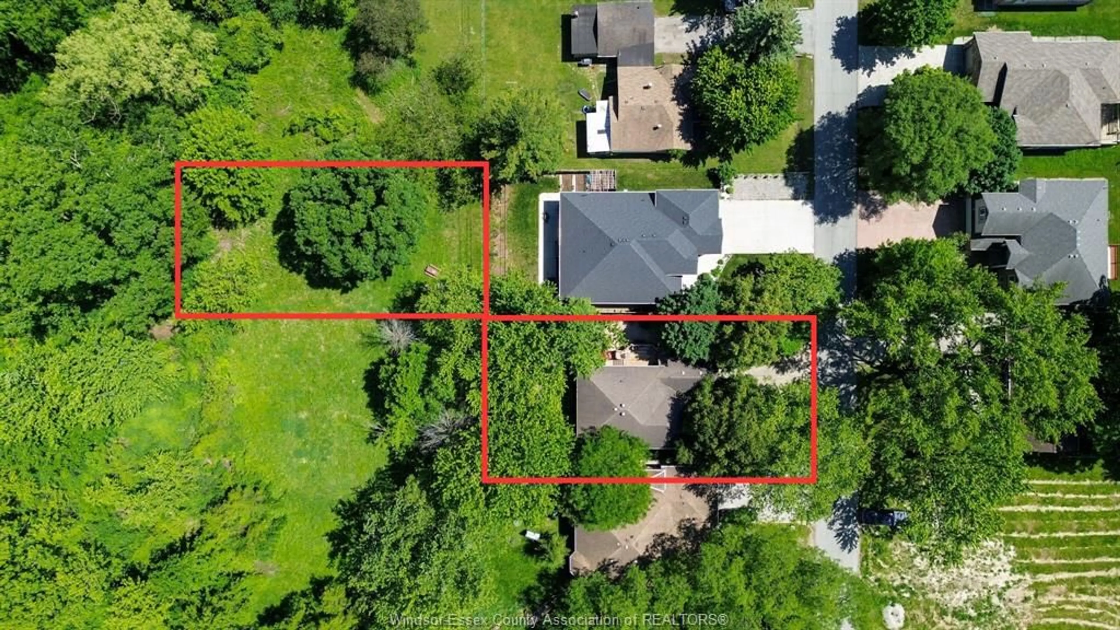 A pic from outside/outdoor area/front of a property/back of a property/a pic from drone, street for 1950 RANDOLPH AVE, Windsor Ontario N9B 2W5
