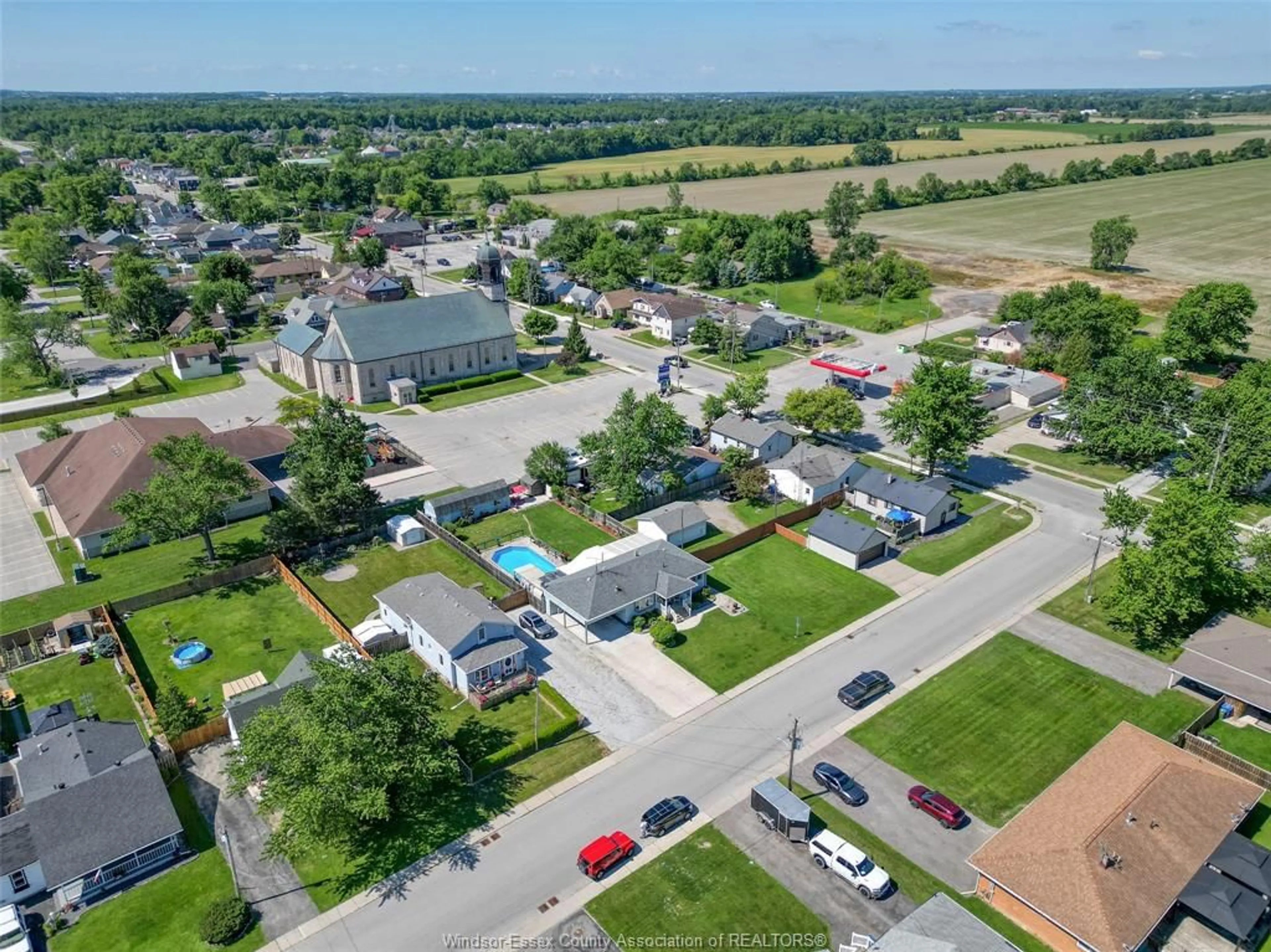 A pic from outside/outdoor area/front of a property/back of a property/a pic from drone, street for 317 PARKSIDE Dr, McGregor Ontario N0R 1J0