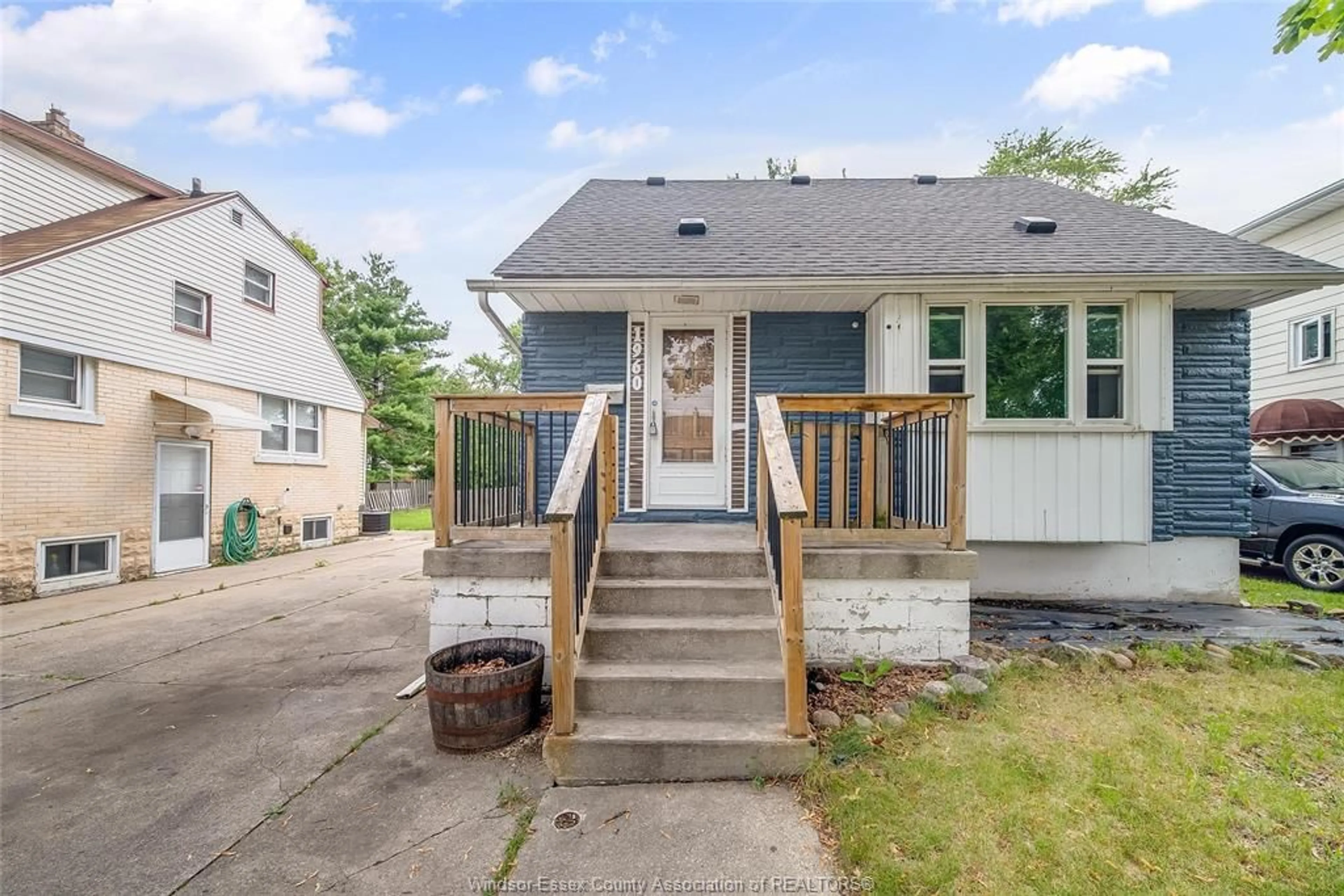 Unknown for 1960 FRANCOIS Rd, Windsor Ontario N8W 4S8