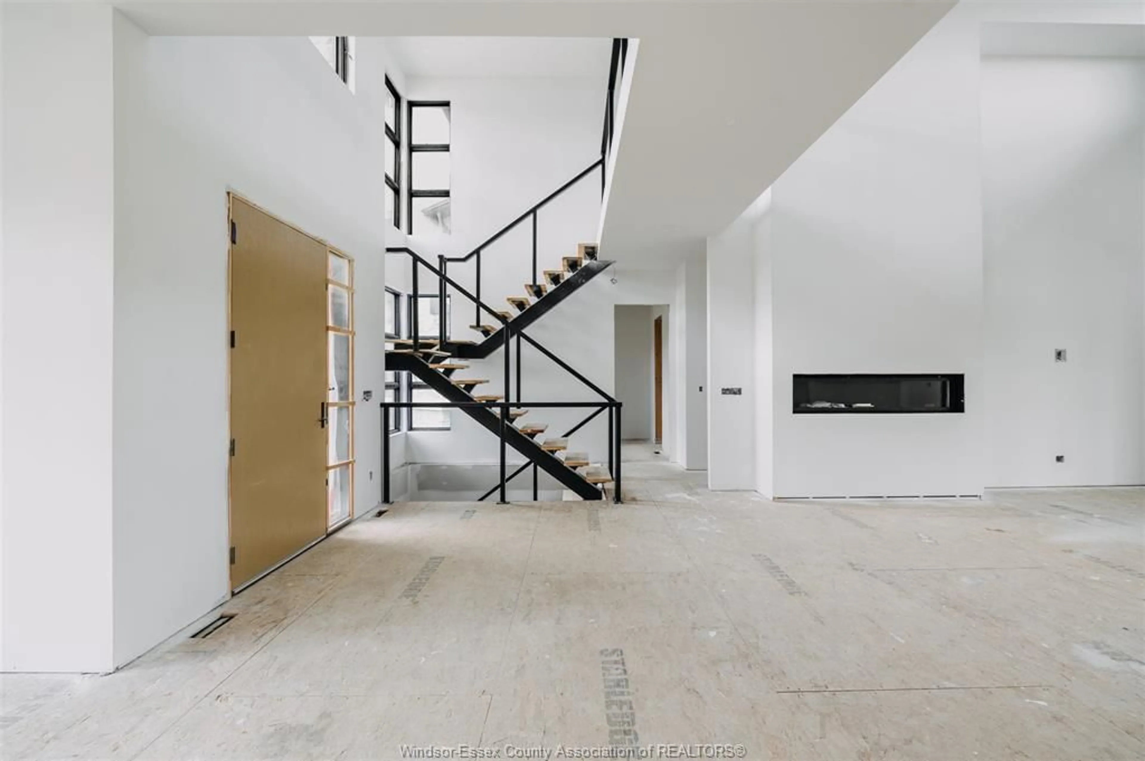 Indoor foyer for 65 UNITY Crt, LaSalle Ontario N9H 0M9