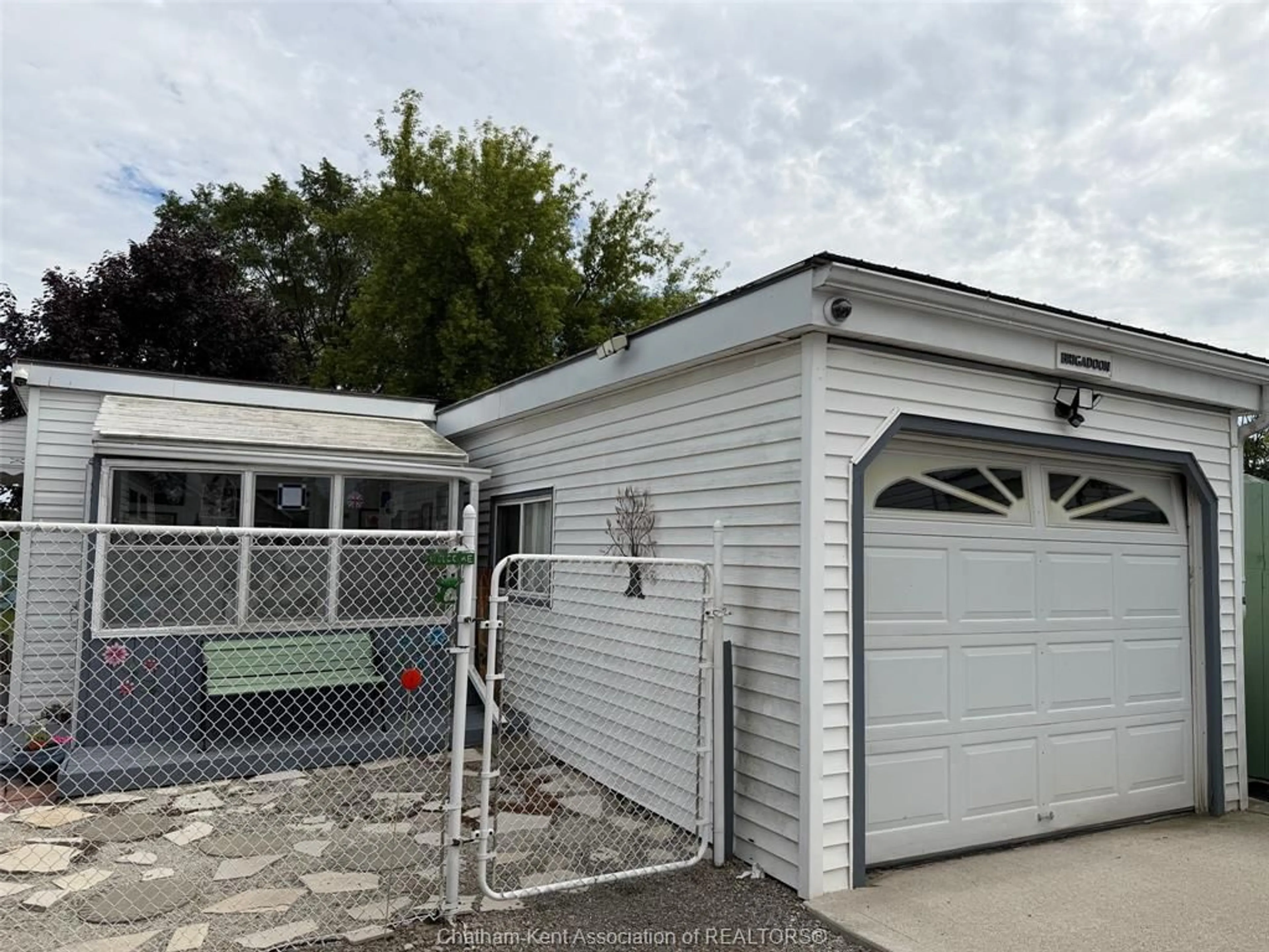 Unknown for 655 Duke St, Wallaceburg Ontario N8A 1G1