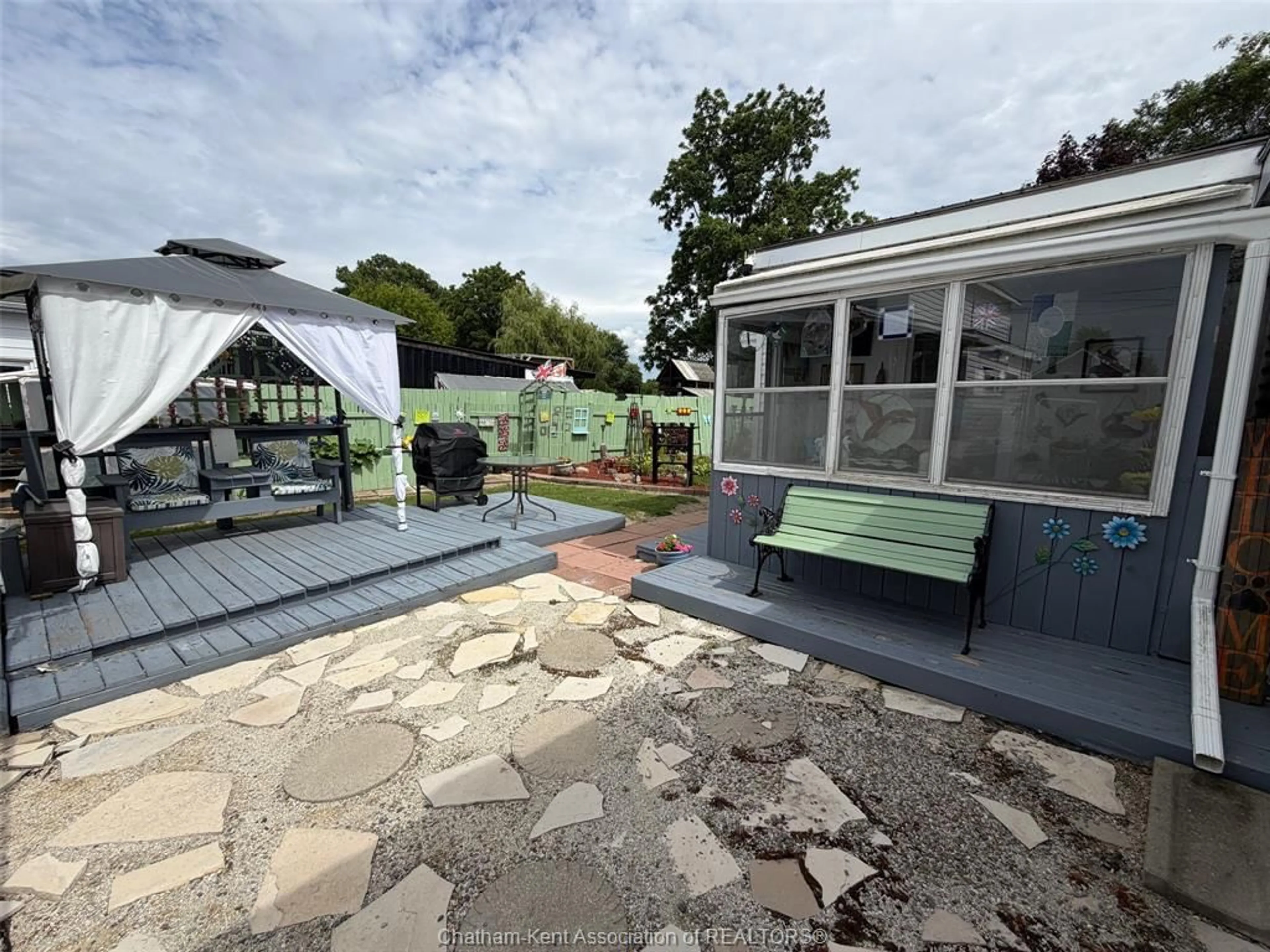 Patio, water/lake/river/ocean view for 655 Duke St, Wallaceburg Ontario N8A 1G1