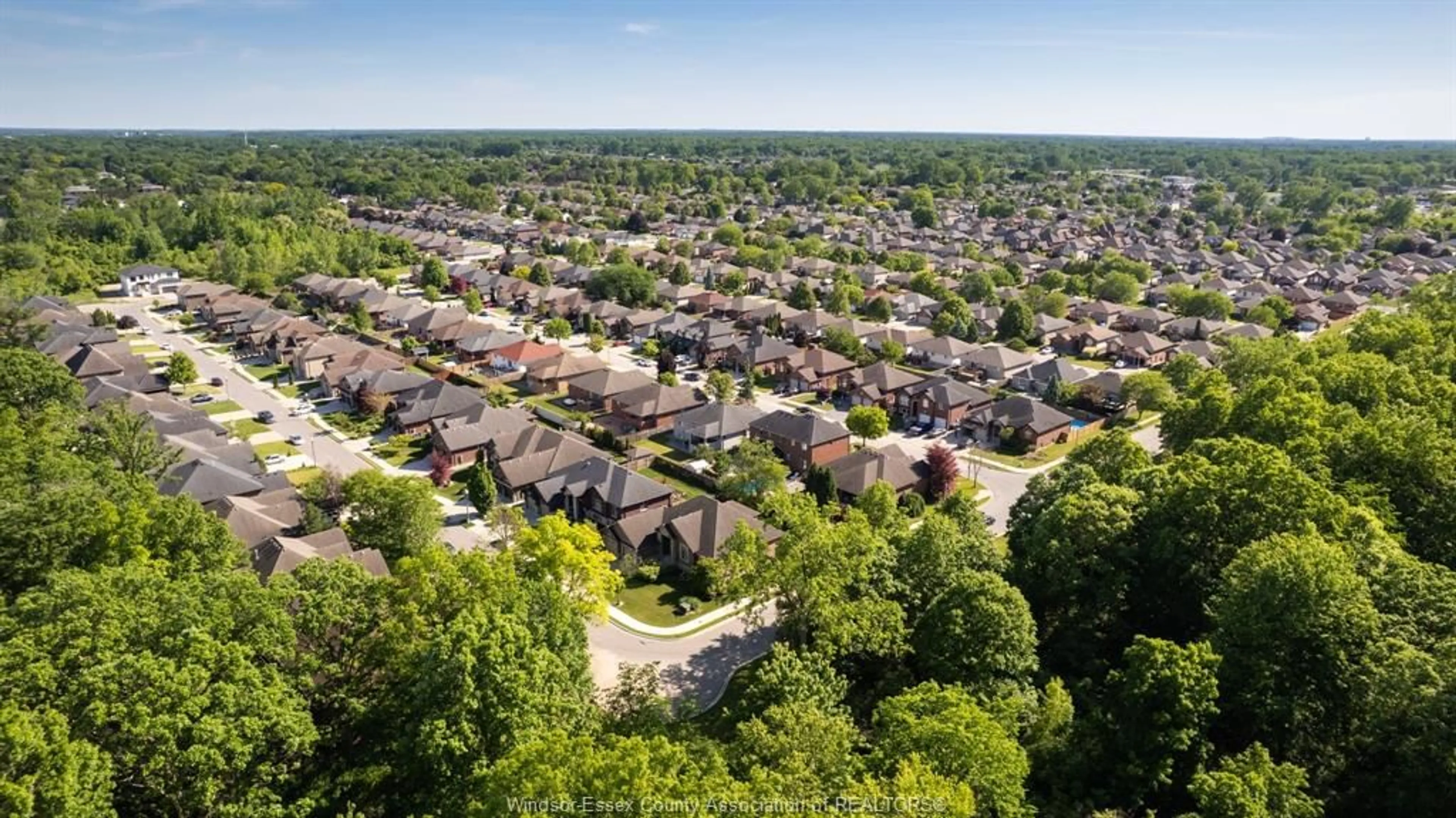 A pic from outside/outdoor area/front of a property/back of a property/a pic from drone, street for 2203 ROXBOROUGH, Windsor Ontario N9E 2Z7