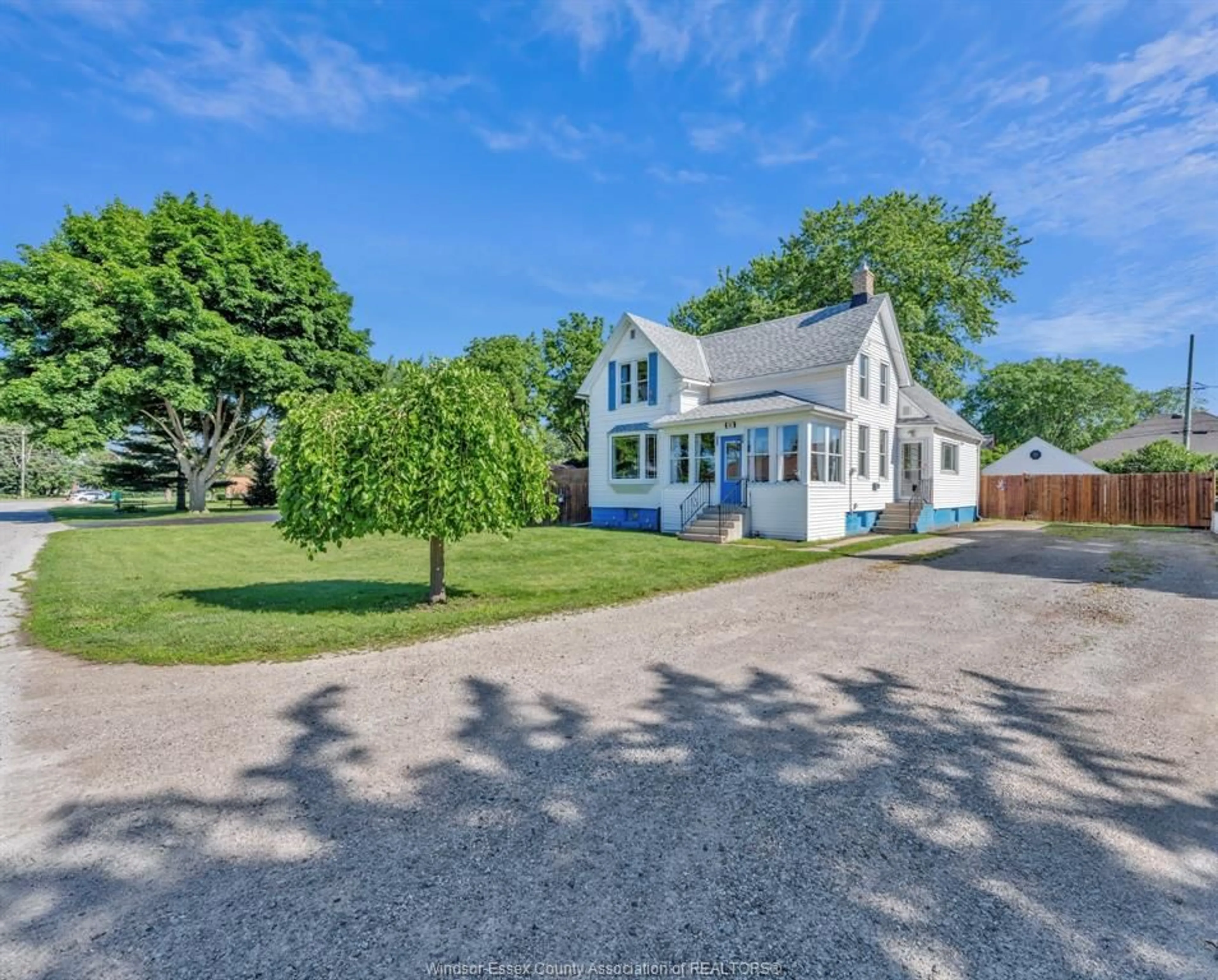 A pic from outside/outdoor area/front of a property/back of a property/a pic from drone, street for 145 Delaware, LaSalle Ontario N9J 1S1