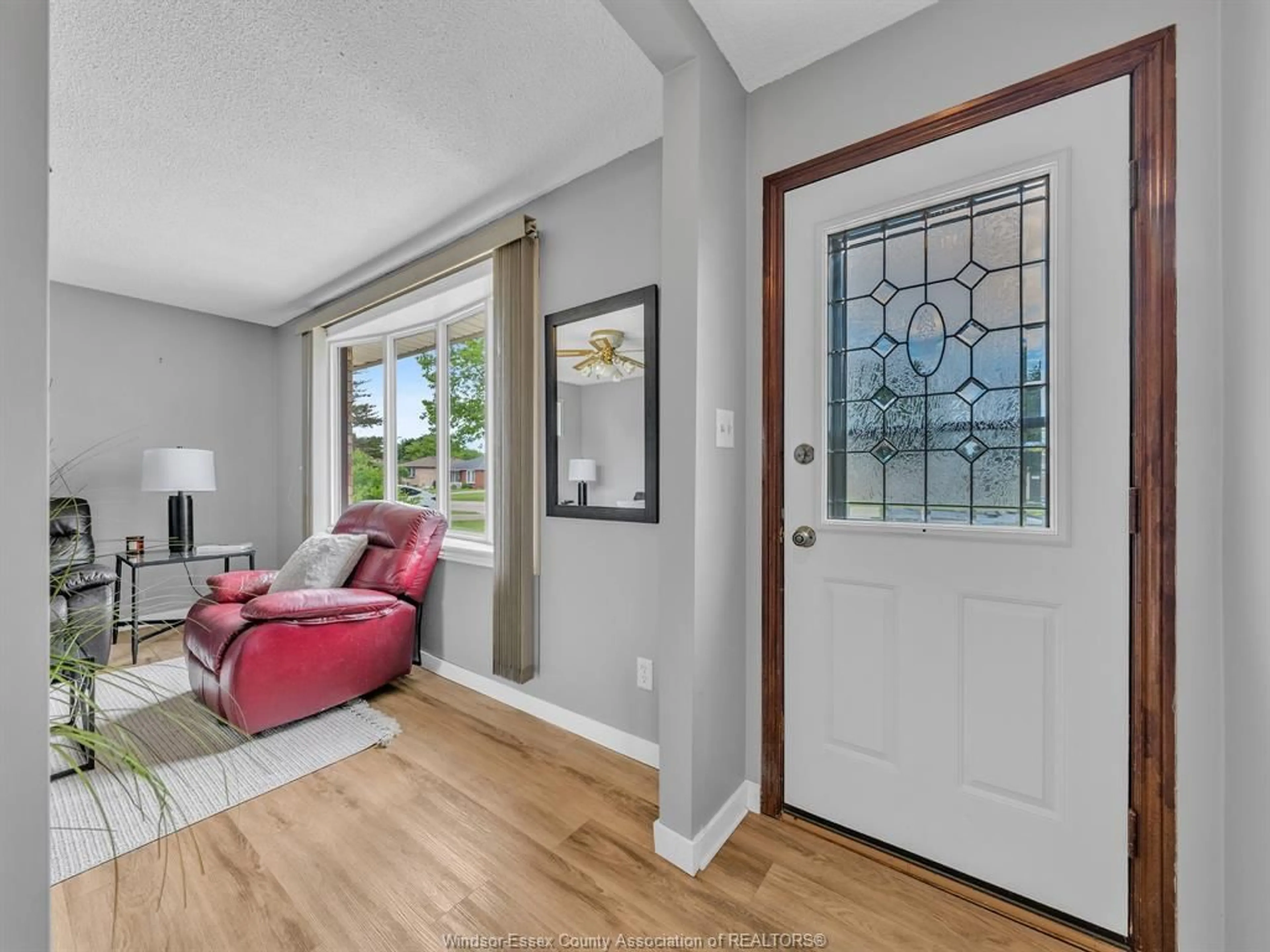Indoor entryway for 20 ST. CHARLES PL, Amherstburg Ontario N9V 3J7