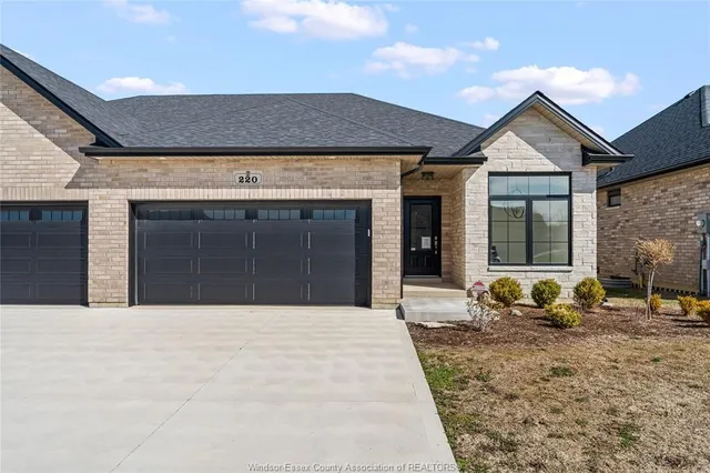 220 MCLELLAN Ave, Amherstburg