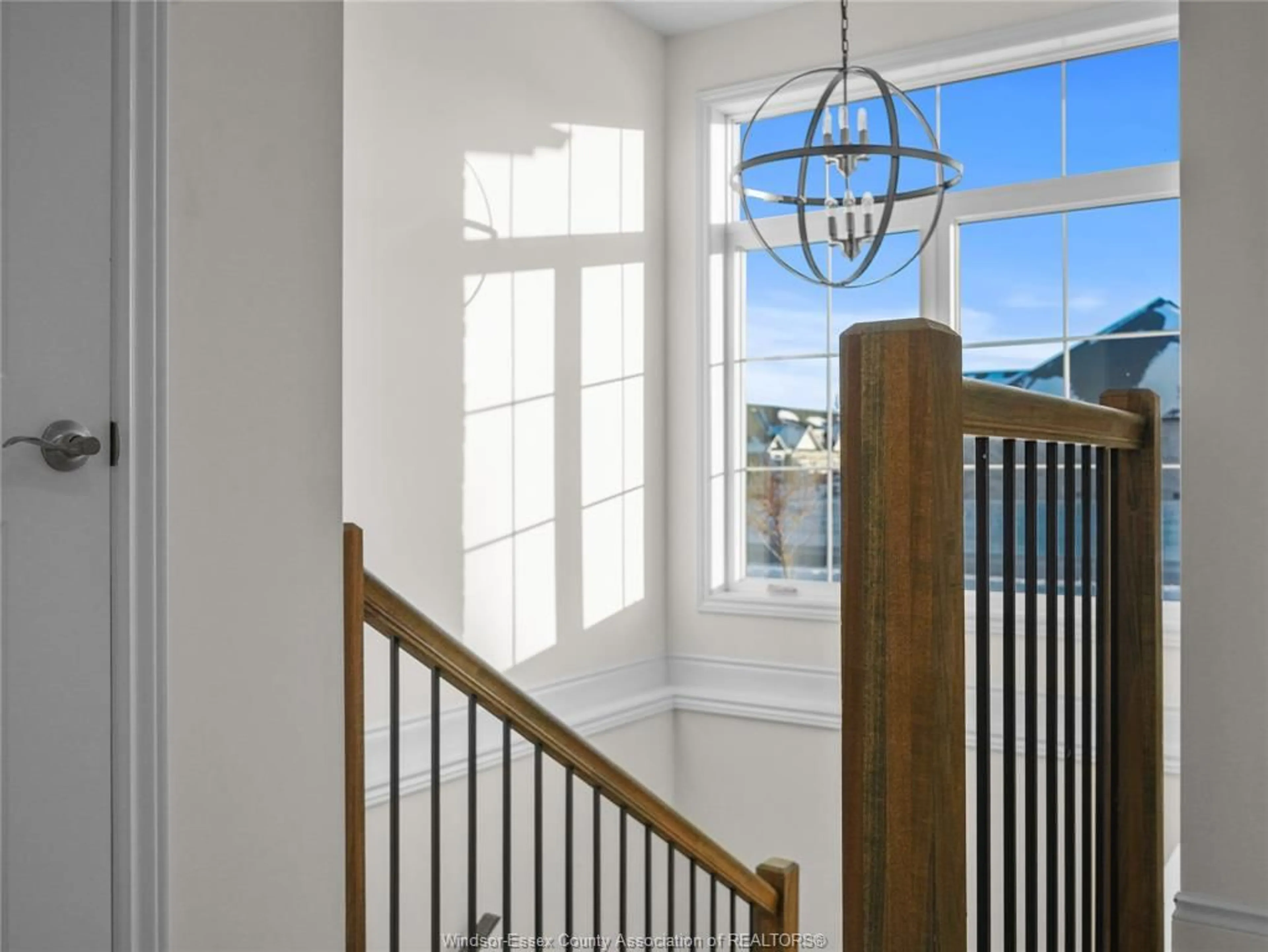 Indoor entryway for 220 MCLELLAN Ave, Amherstburg Ontario N9V 0H1