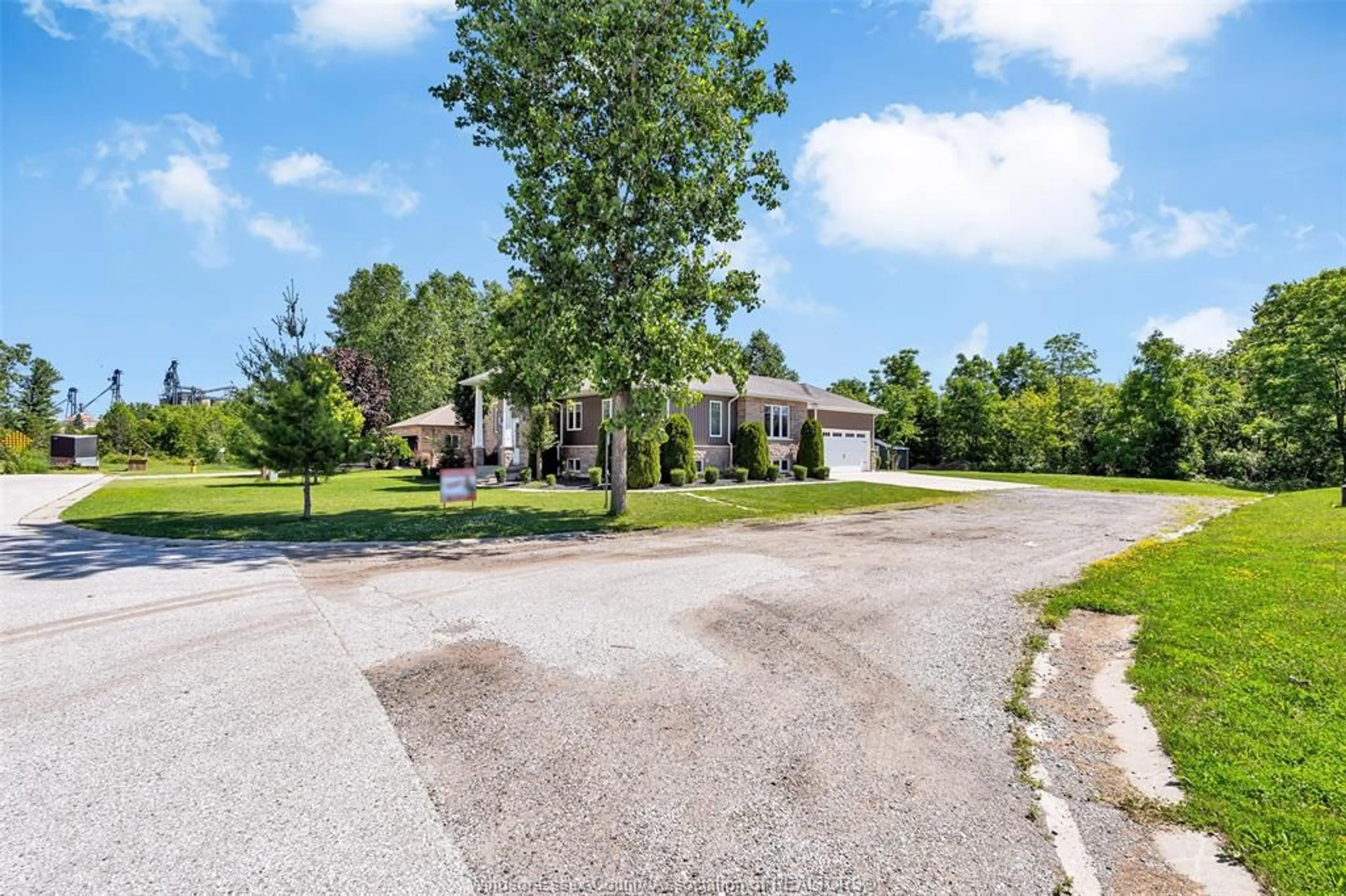 A pic from outside/outdoor area/front of a property/back of a property/a pic from drone, street for 10 LISA St, Wheatley Ontario N0P 2P0