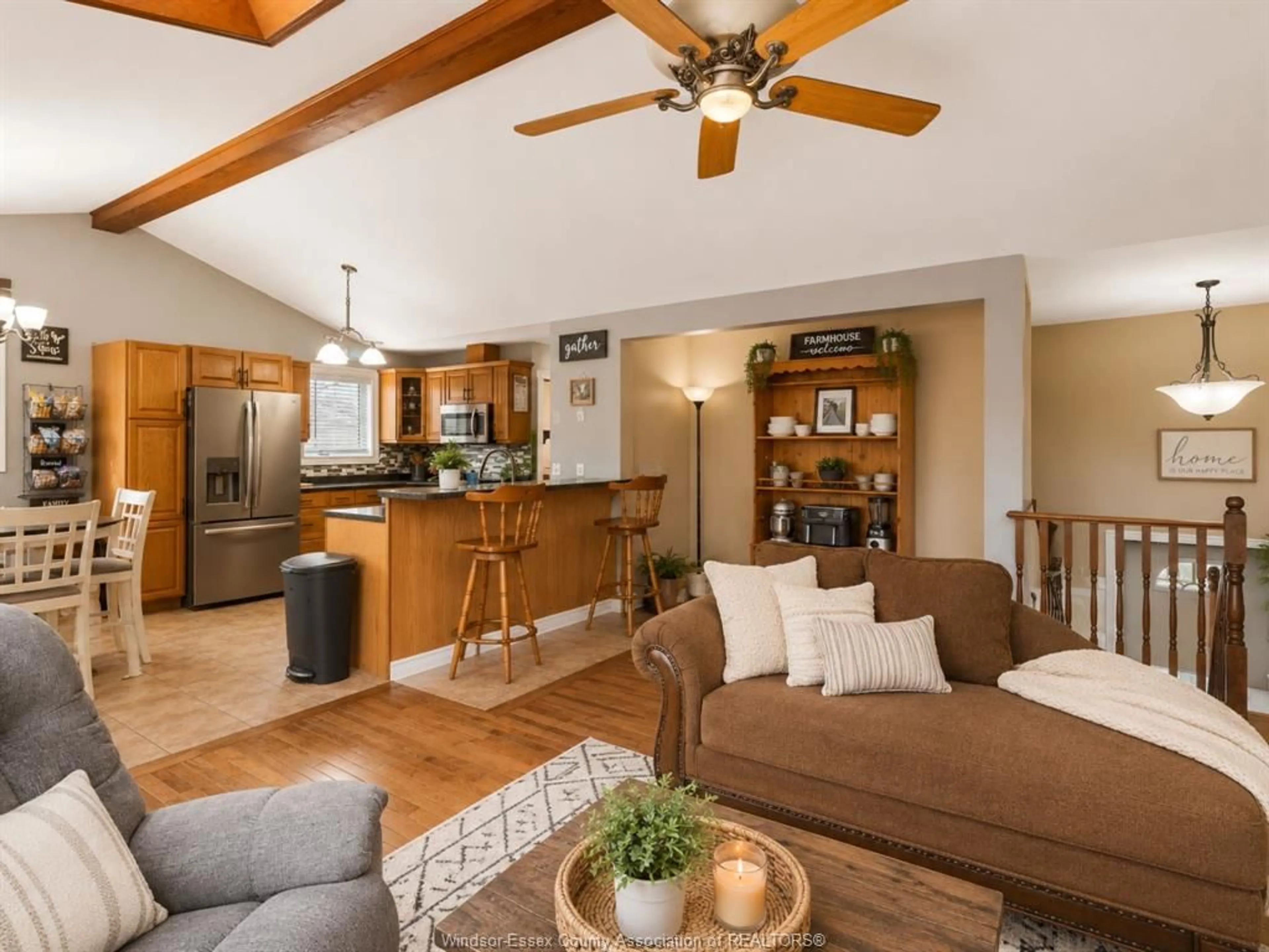 Open concept kitchen, wood/laminate floor for 230 ERIE St, Harrow Ontario N0R 1G0