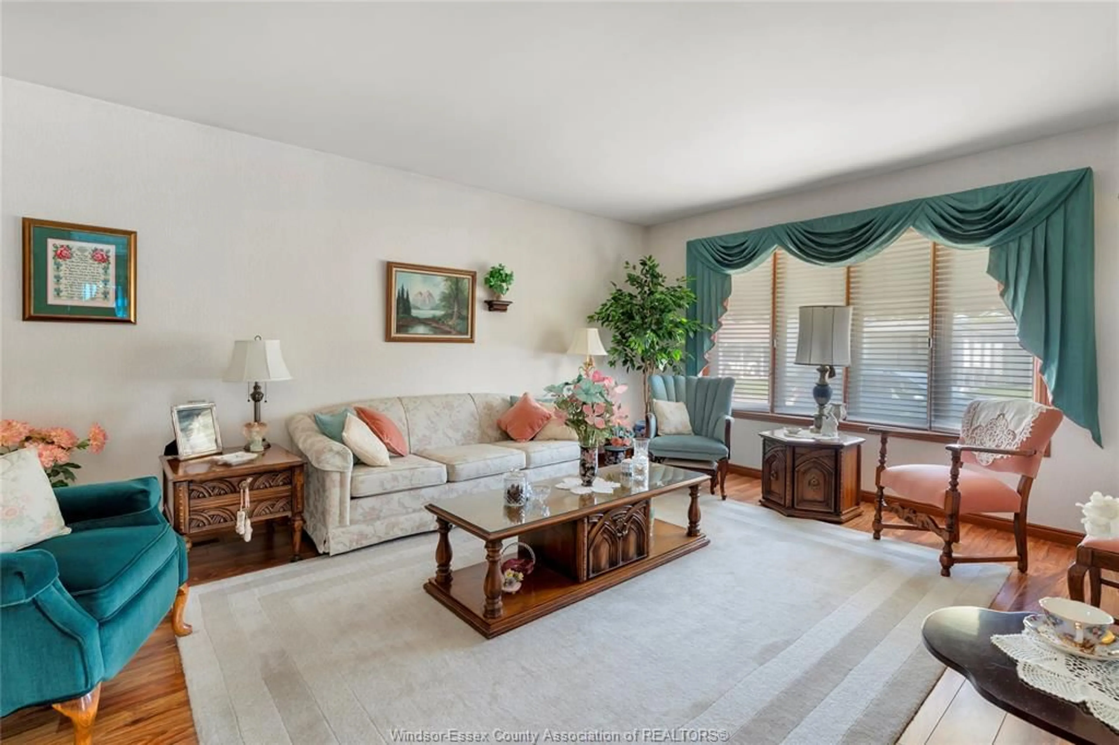 Living room with furniture, unknown for 72 CHERRY St, McGregor Ontario N0R 1J0
