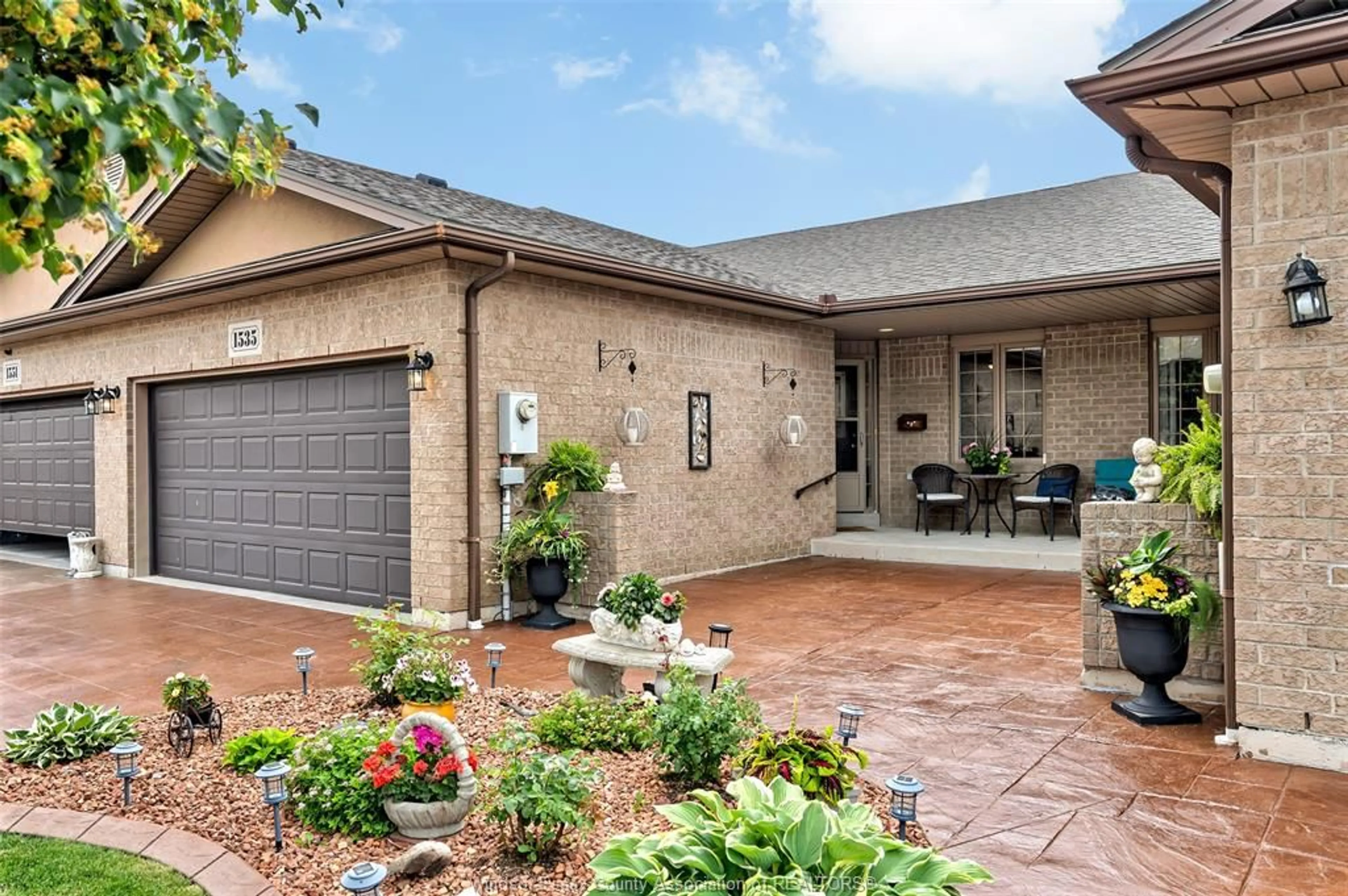 Home with brick exterior material, street for 1535 LUXURY, Windsor Ontario N8P 1S7