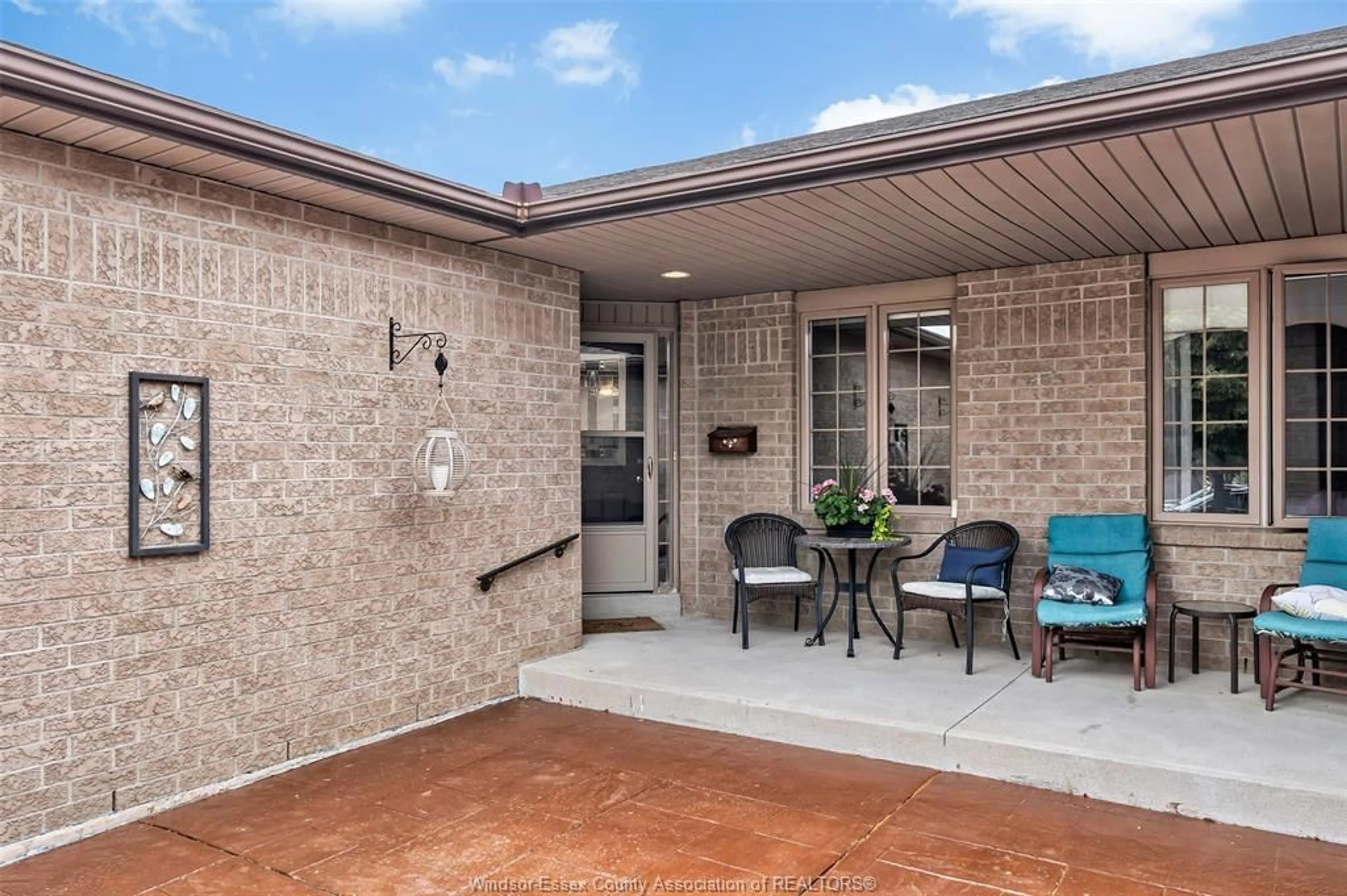 Patio, street for 1535 LUXURY, Windsor Ontario N8P 1S7
