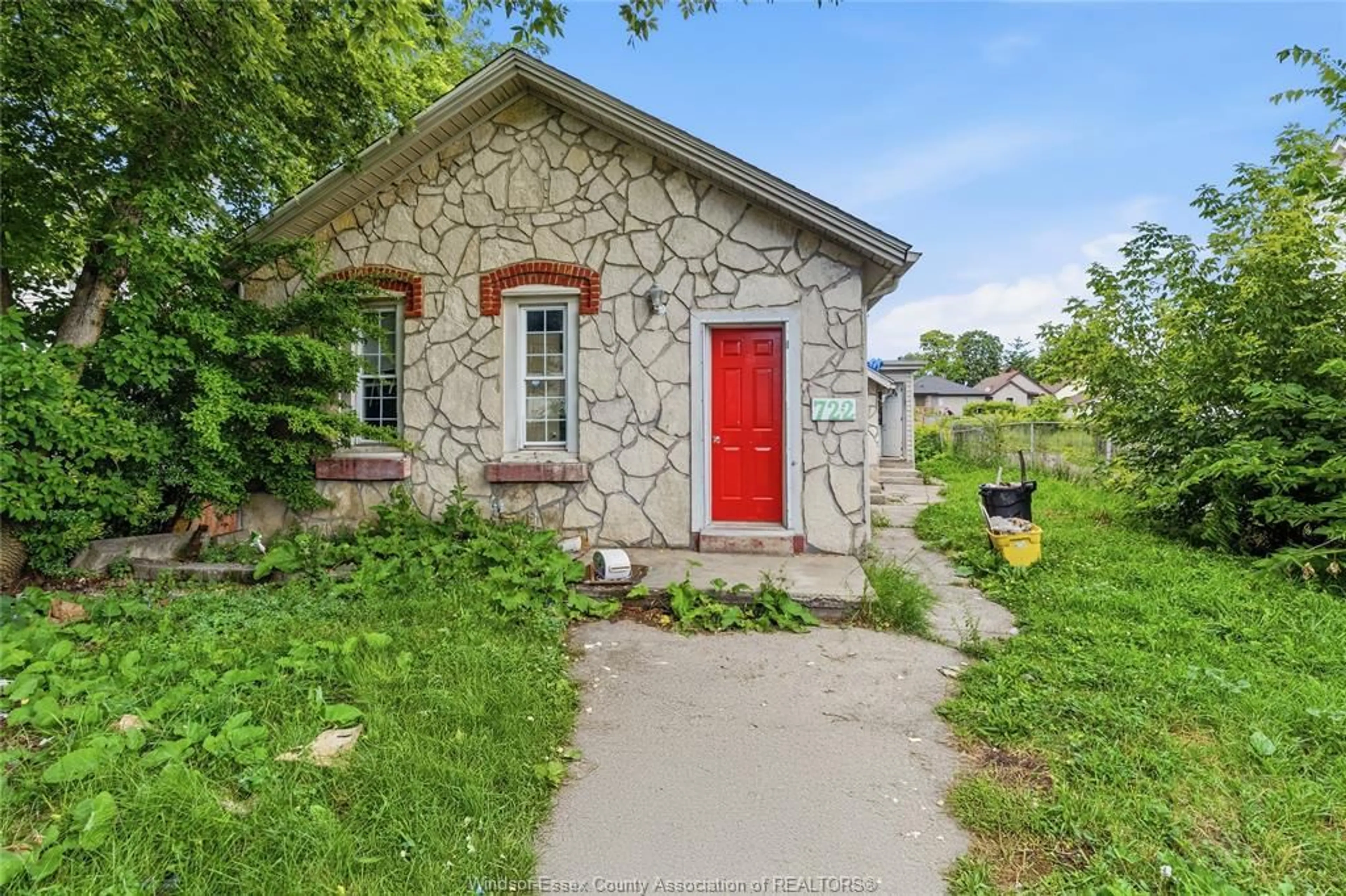 Unknown for 722 BRANT St, Windsor Ontario N9A 3E8