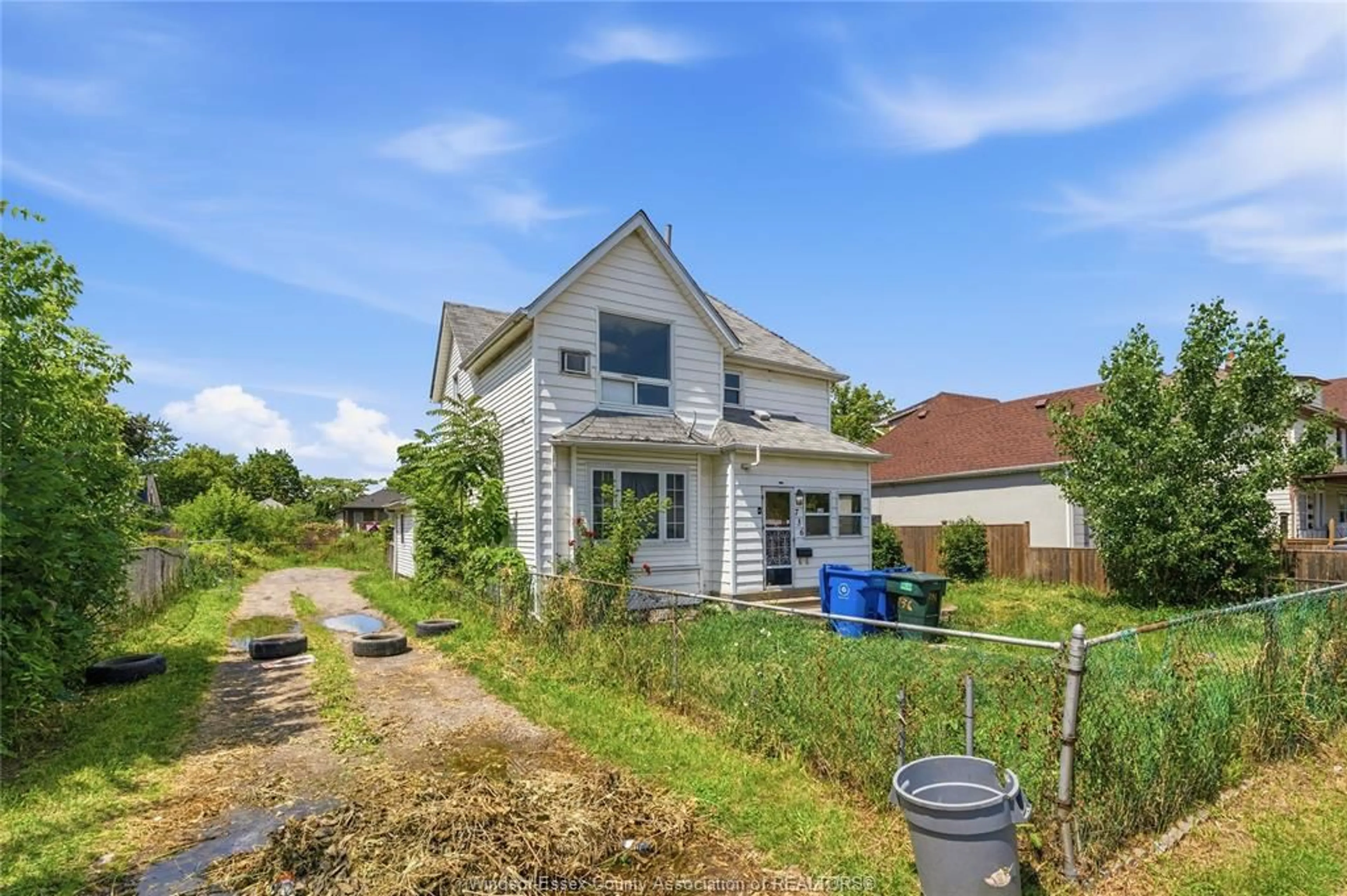Unknown for 736 BRANT St, Windsor Ontario N9A 3E8