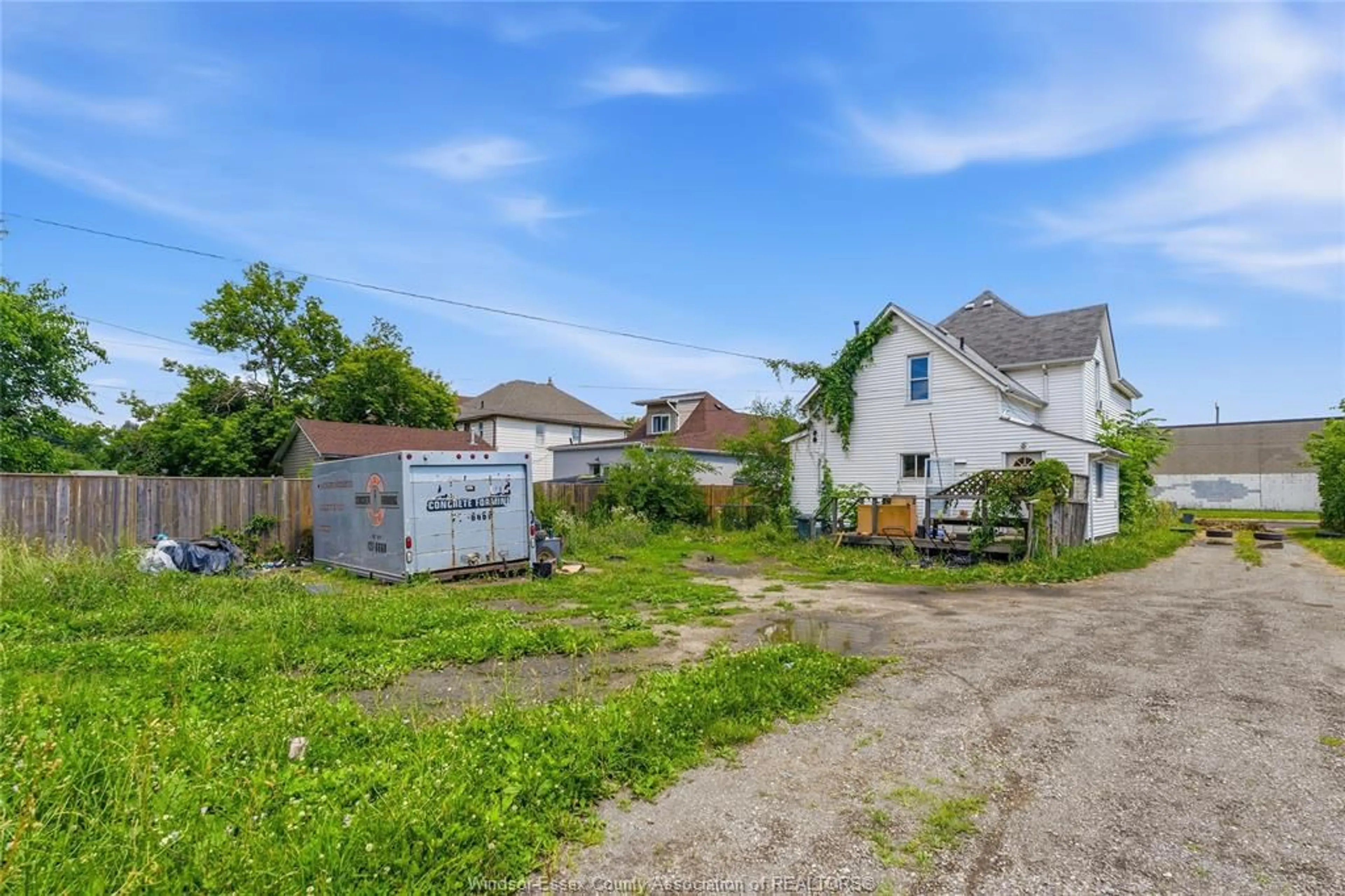 A pic from outside/outdoor area/front of a property/back of a property/a pic from drone, street for 736 BRANT St, Windsor Ontario N9A 3E8