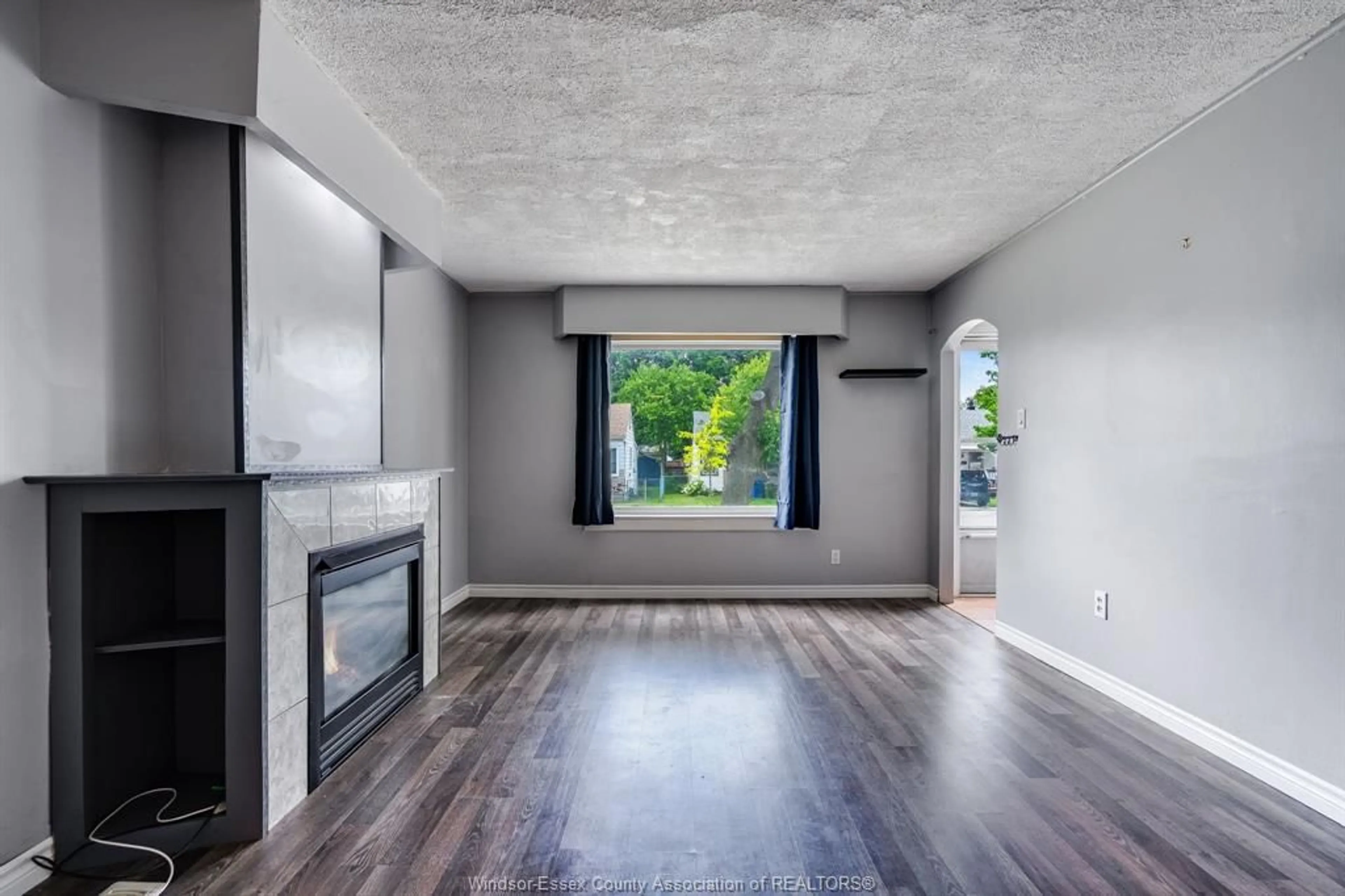 Unknown for 3793 Vaughan, Windsor Ontario N9C 1Z6