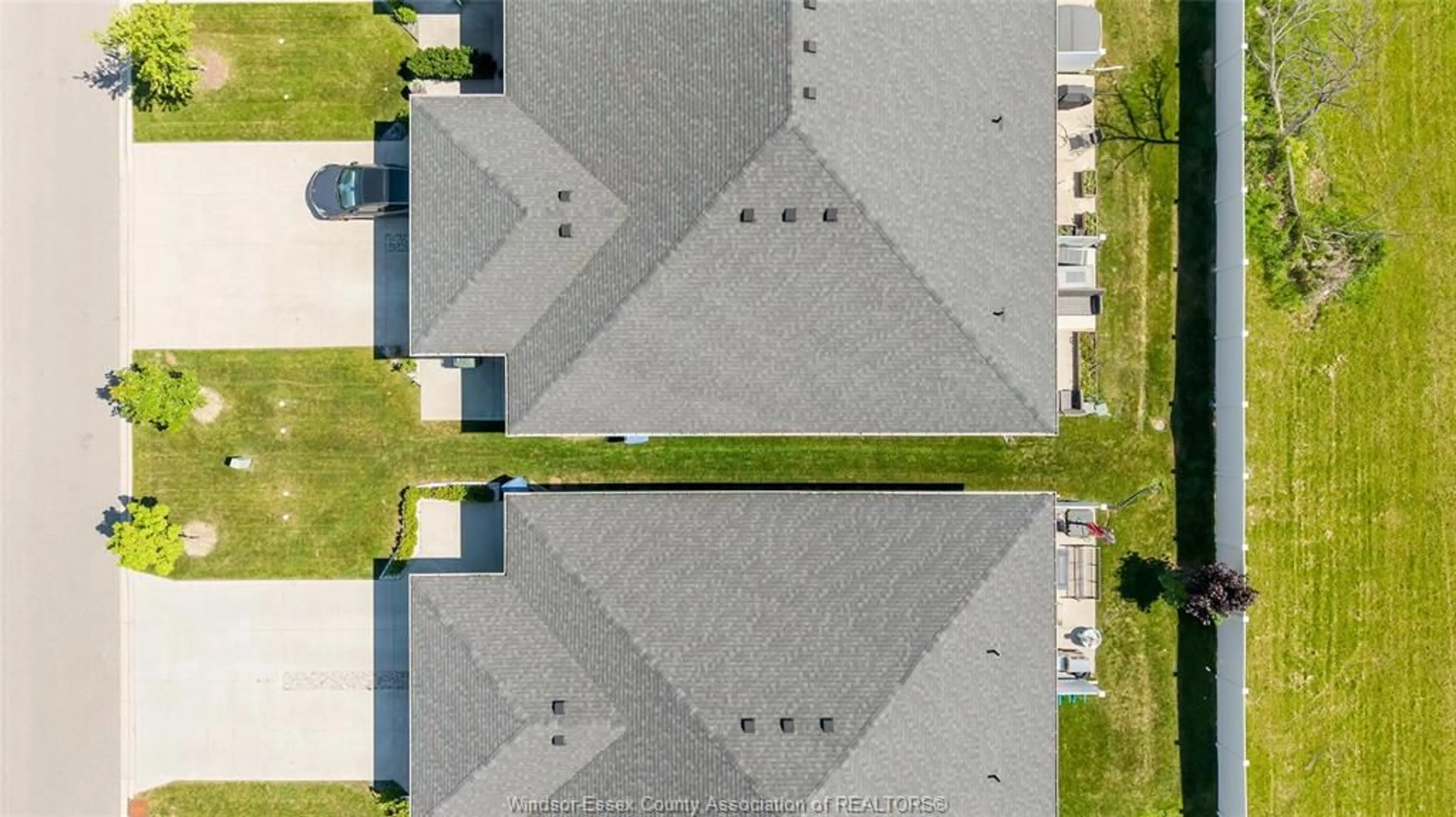 A pic from outside/outdoor area/front of a property/back of a property/a pic from drone, street for 1935 ETHAN, Windsor Ontario N8T 1G1