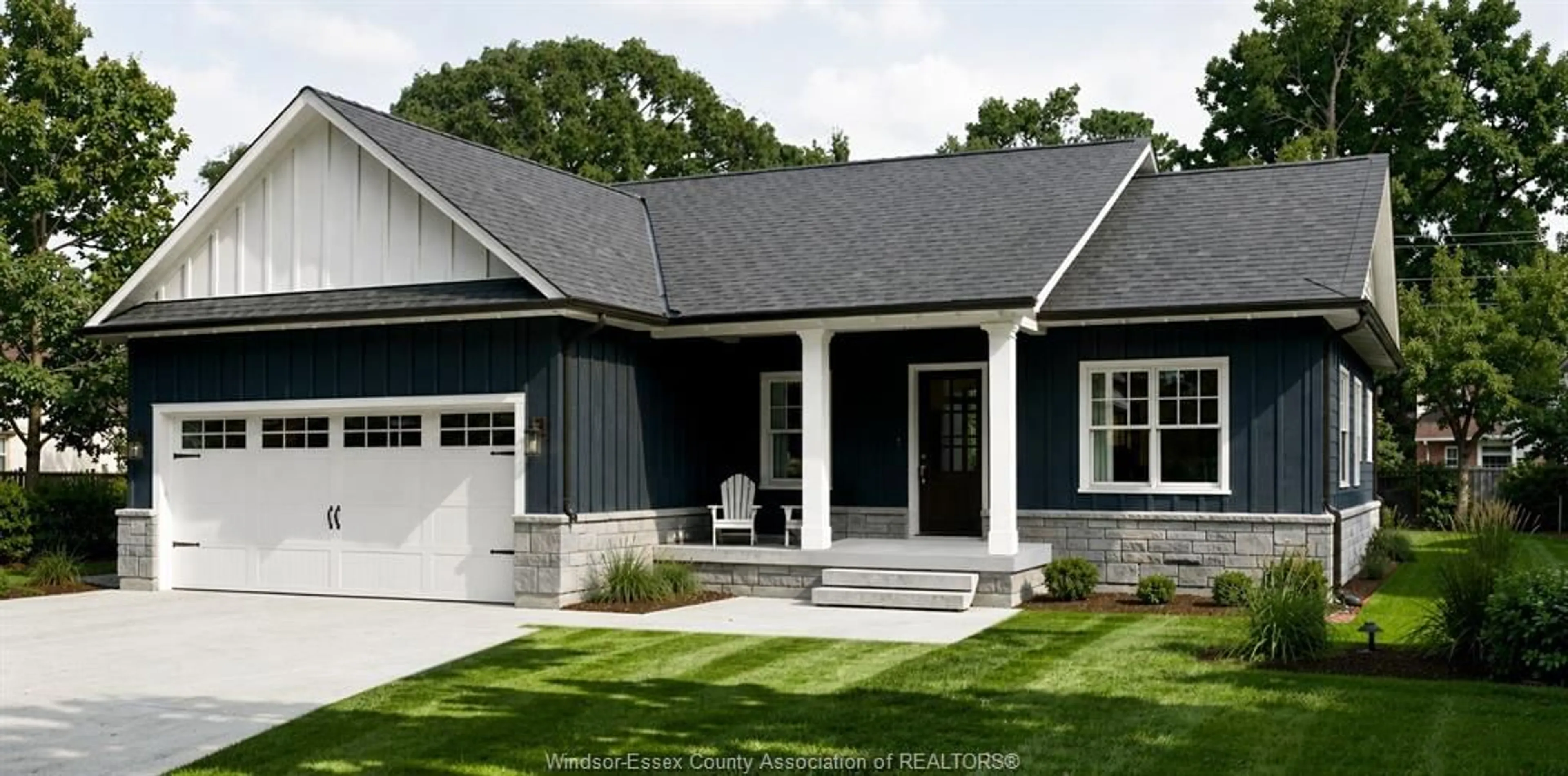 Home with vinyl exterior material, street for 1875 Molise Blvd, Kingsville Ontario N0P 2G0