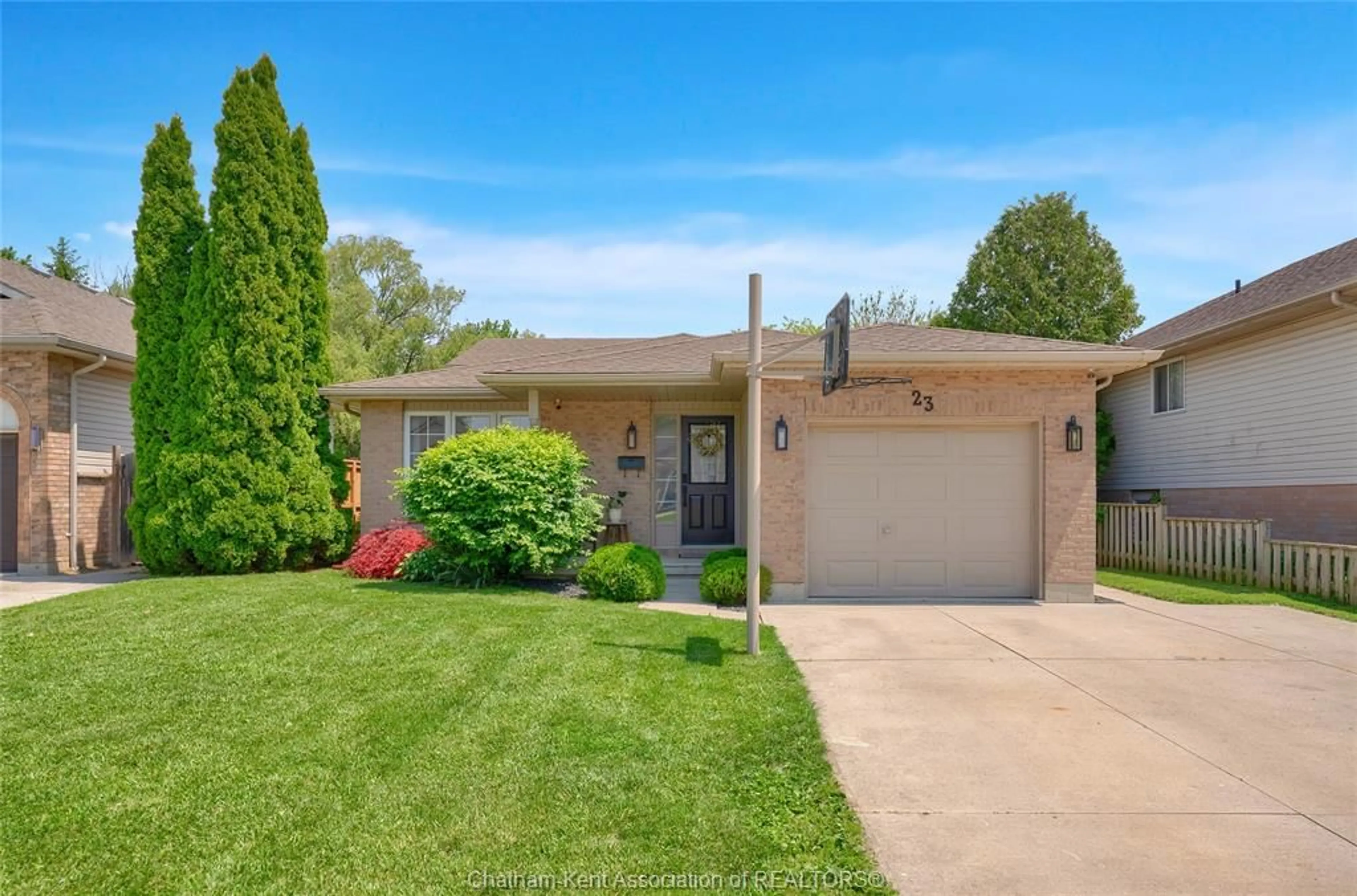 Home with brick exterior material, street for 23 Carolinian Pl, Chatham Ontario N7L 5M7