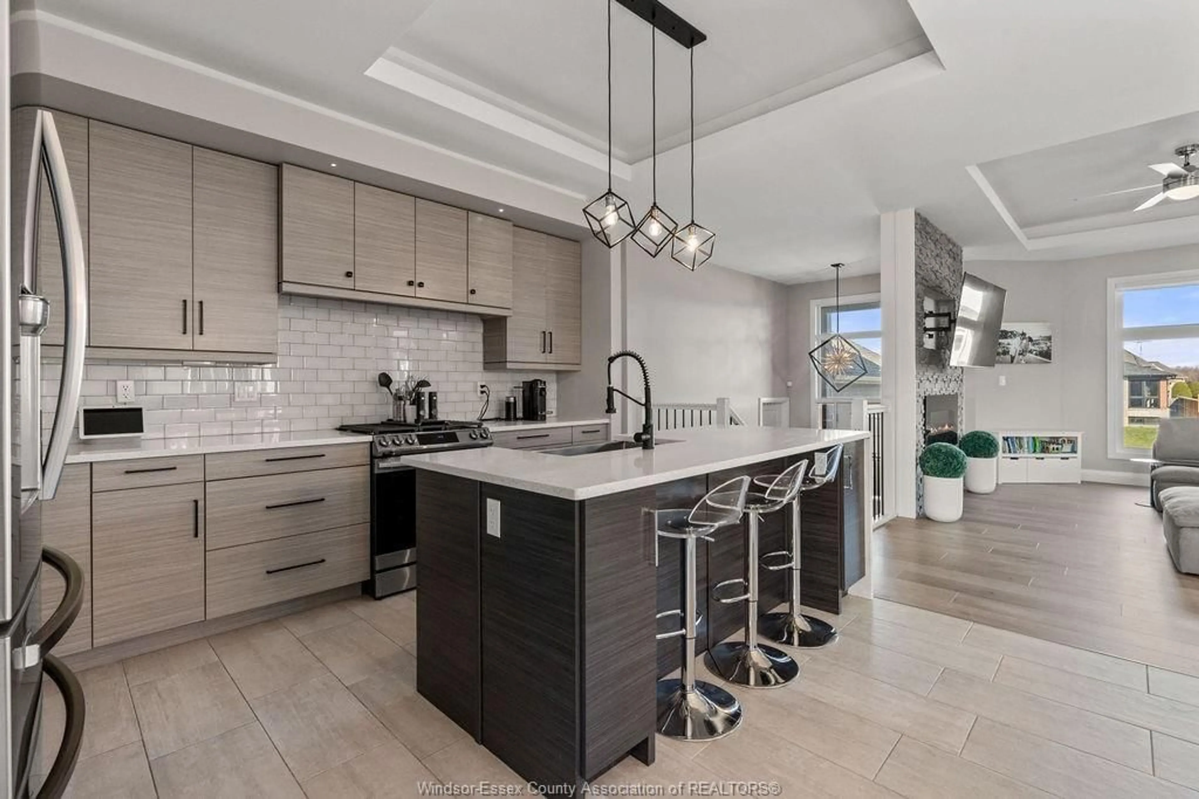 Contemporary kitchen, ceramic/tile floor for 25 WOODLAND ST, Kingsville Ontario N9Y 0A9