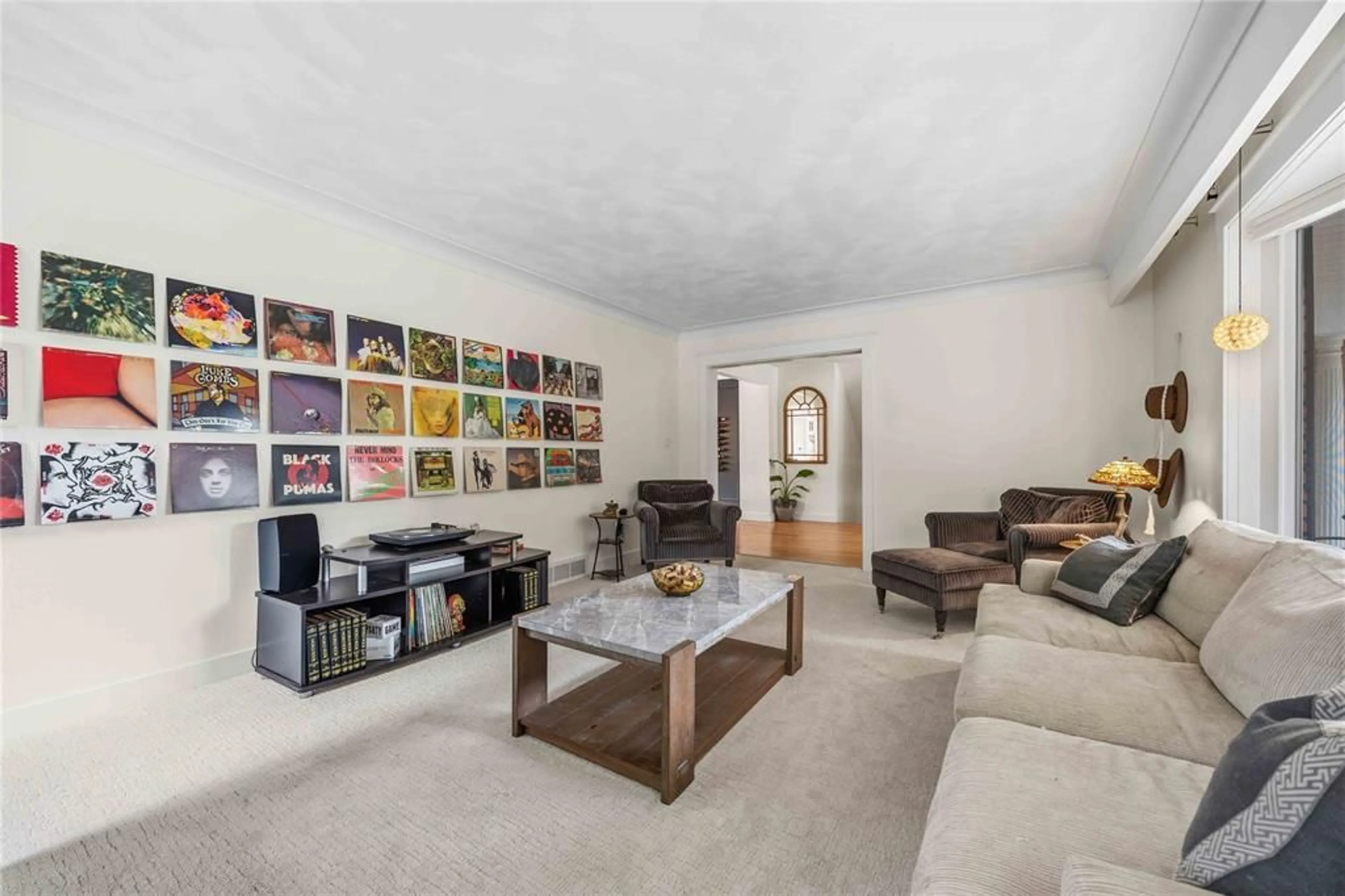Living room with furniture, unknown for 914 VARSITY Cres, Sarnia Ontario N7S 4W2