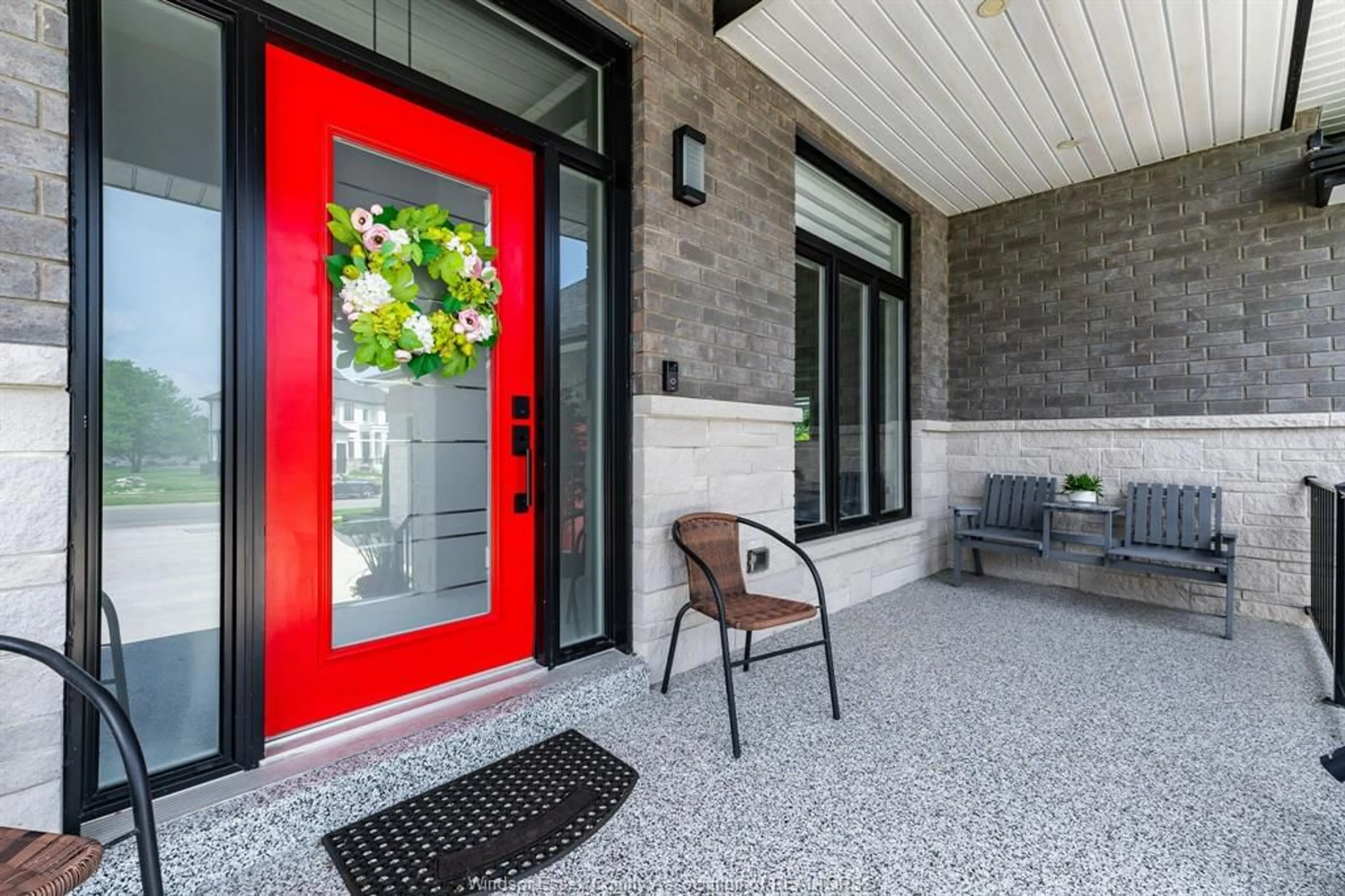 Indoor entryway for 6 Augusta Dr, Leamington Ontario N8H 0C7