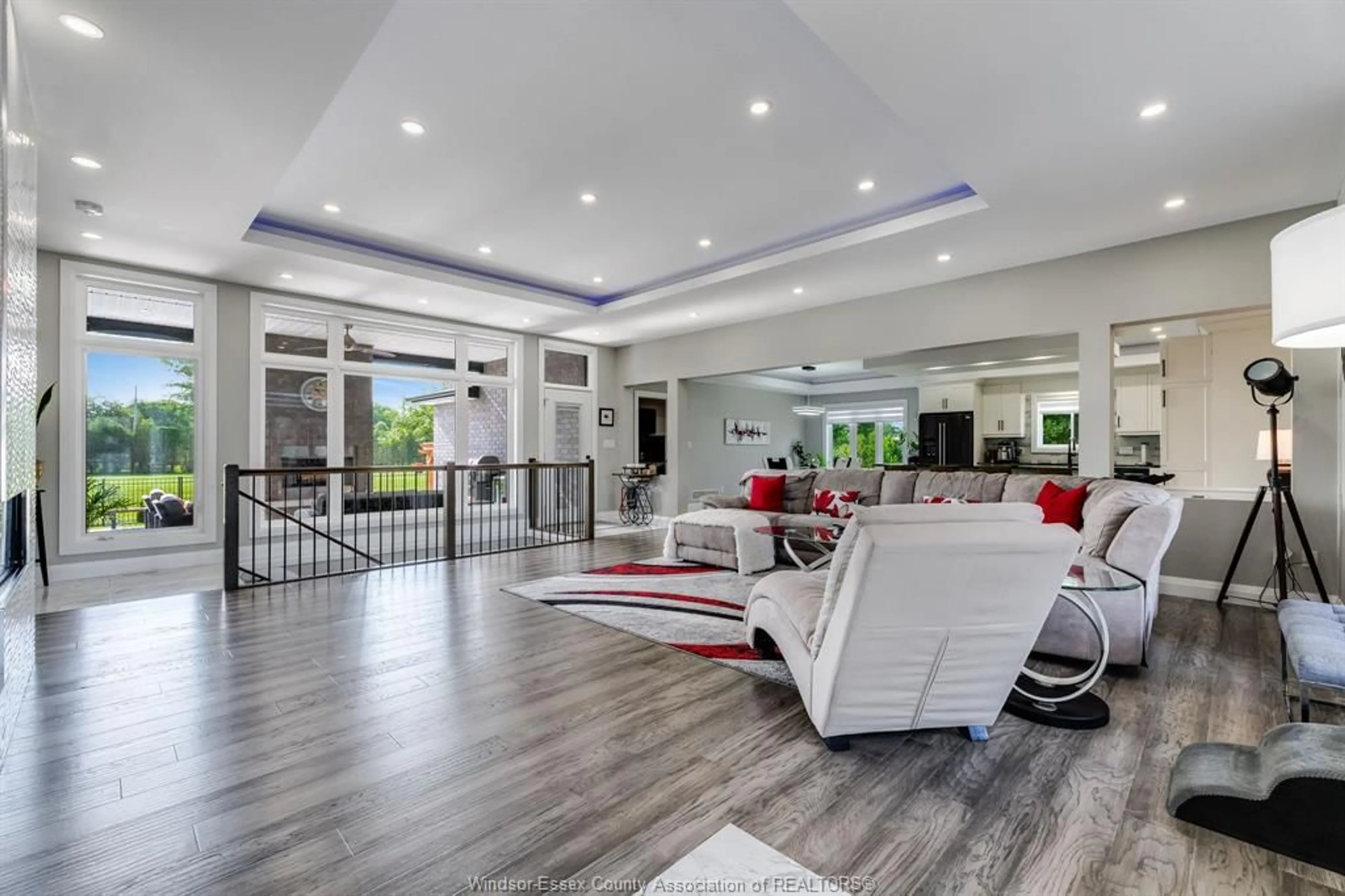 Indoor foyer for 6 Augusta Dr, Leamington Ontario N8H 0C7