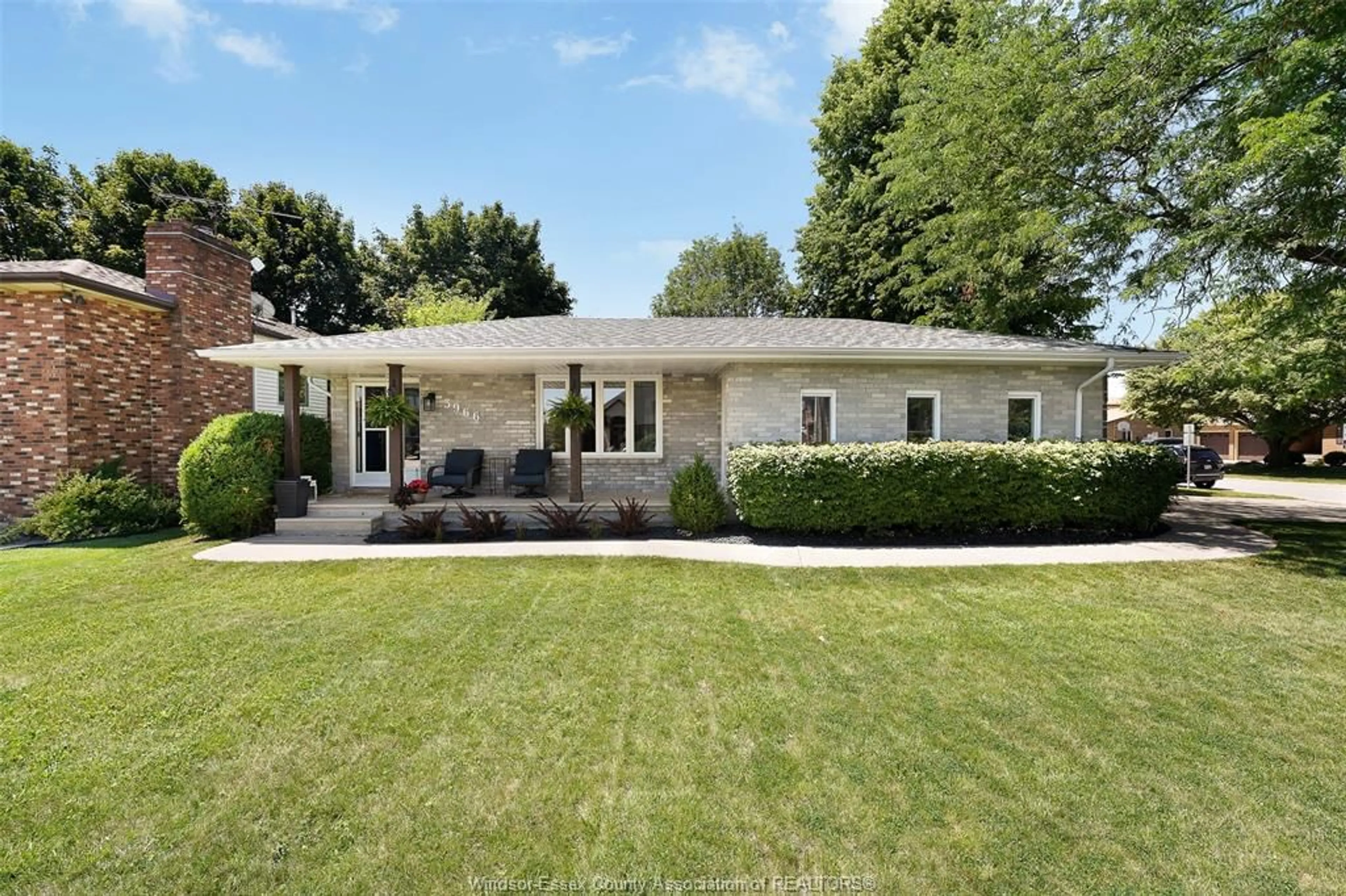 Home with vinyl exterior material, street for 3966 CONCESSION 3 Rd, Amherstburg Ontario N9V 2Y9