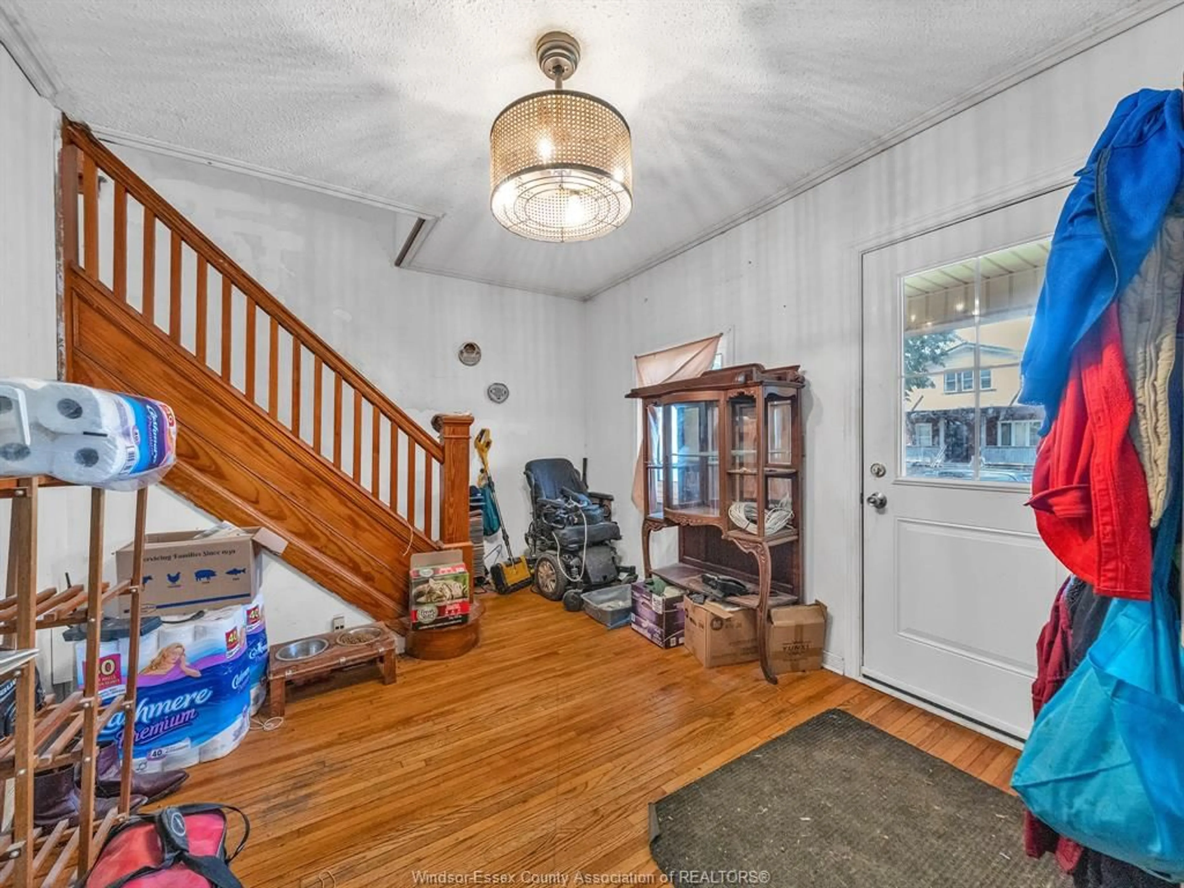 Unknown for 1084 HICKORY, Windsor Ontario N8Y 3S1