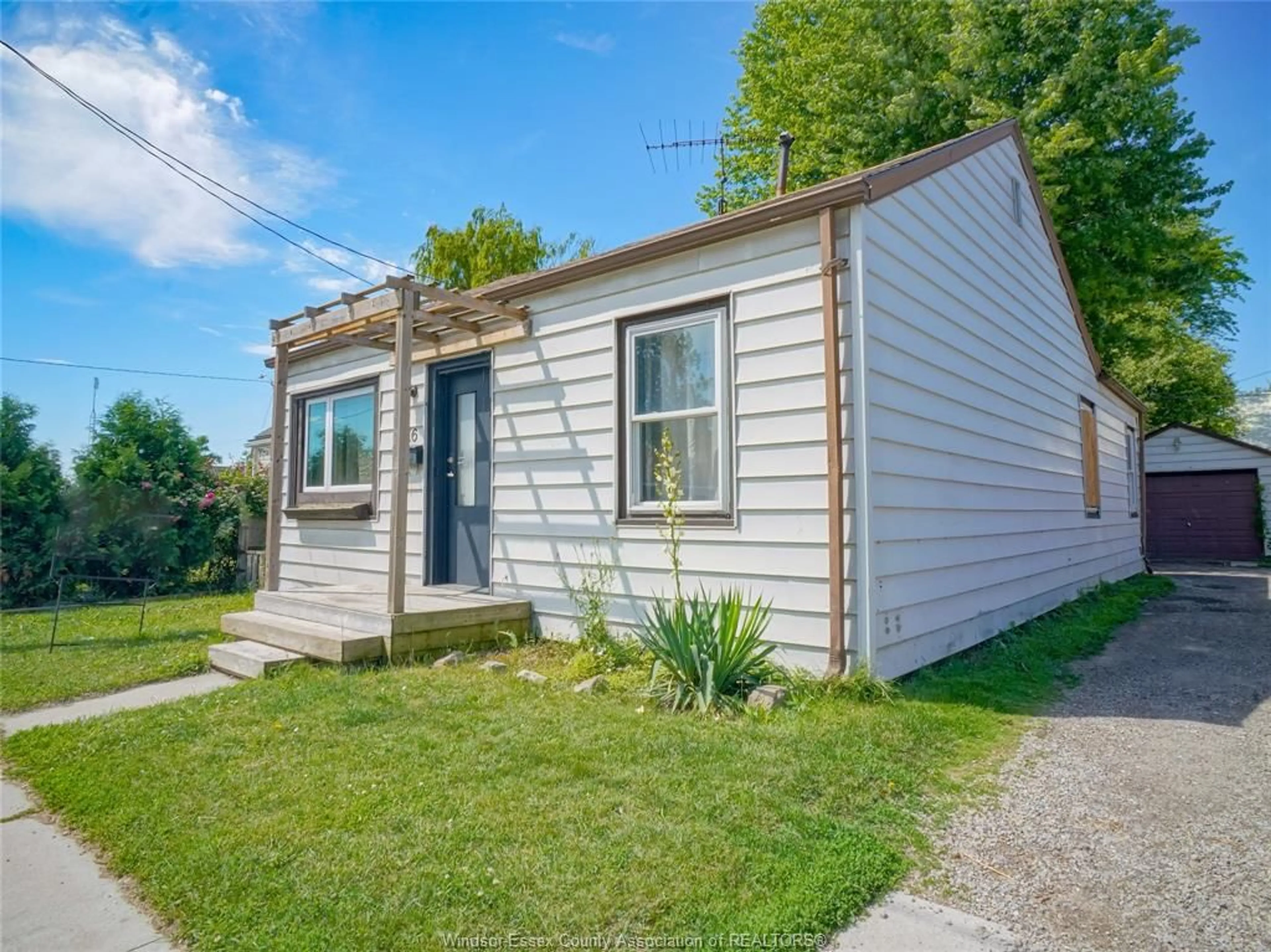 Unknown for 16 MCNAUGHTON Ave, Wallaceburg Ontario N8A 1R8