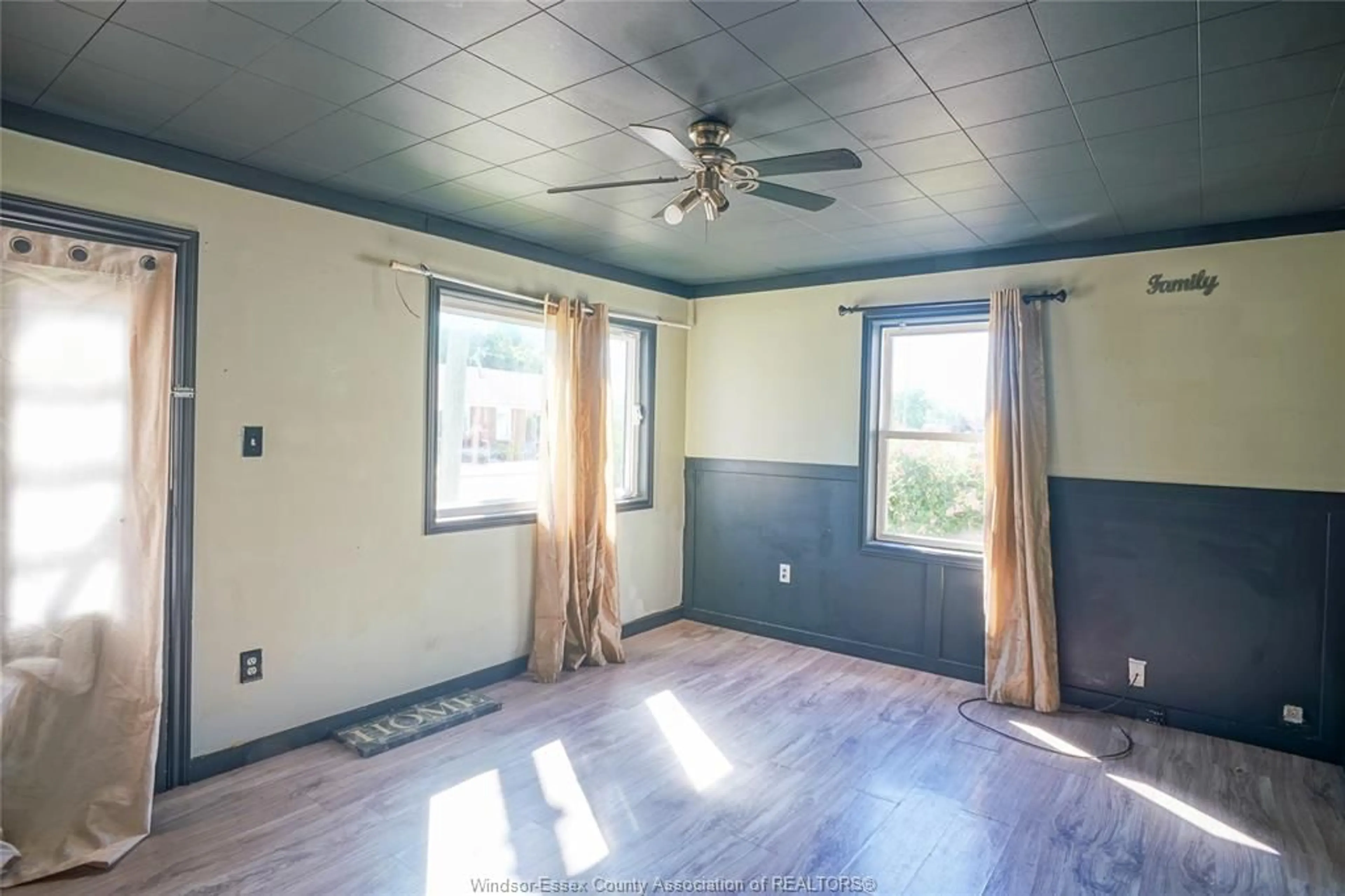 A pic of a room for 16 MCNAUGHTON Ave, Wallaceburg Ontario N8A 1R8