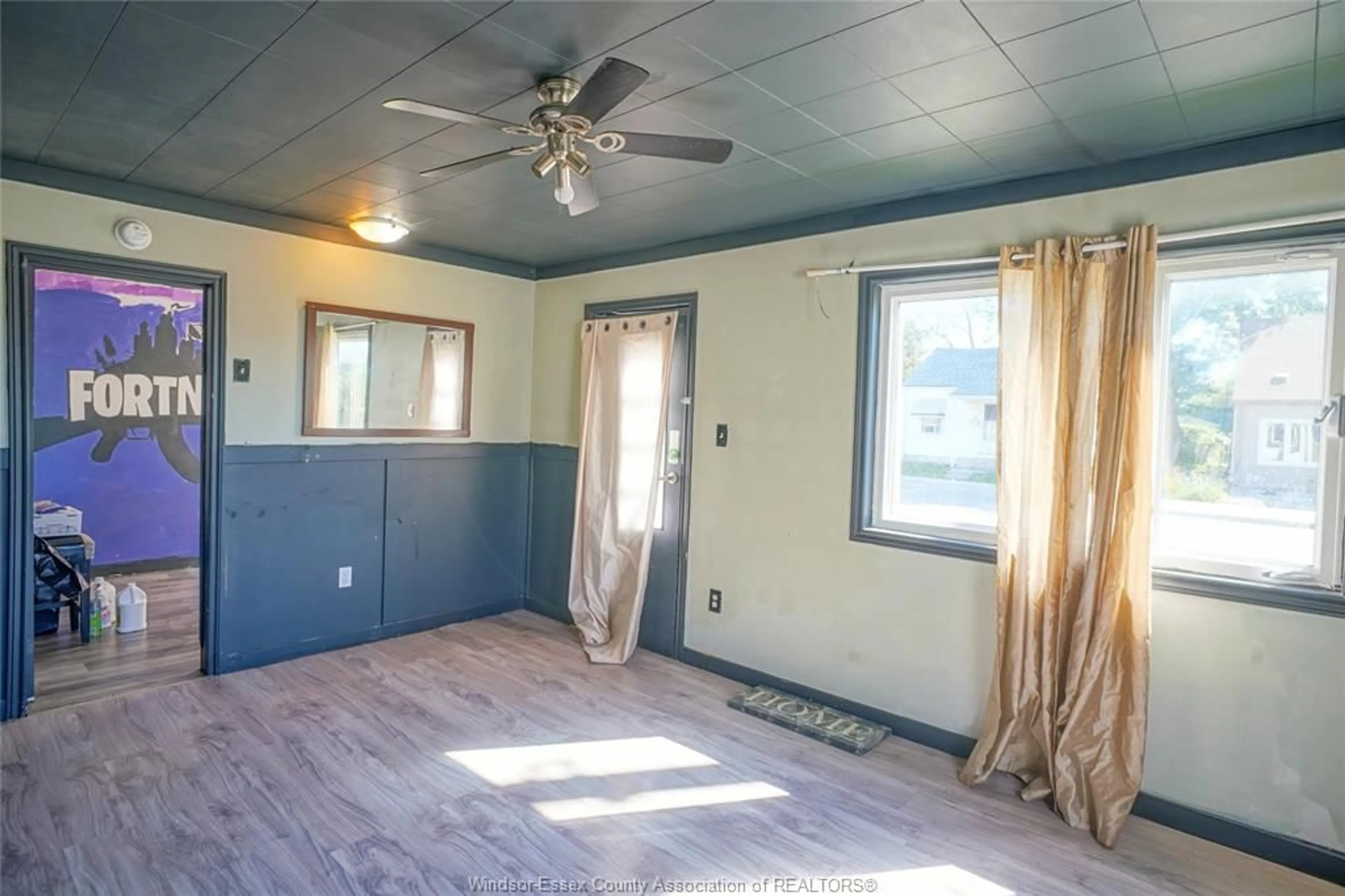 A pic of a room for 16 MCNAUGHTON Ave, Wallaceburg Ontario N8A 1R8