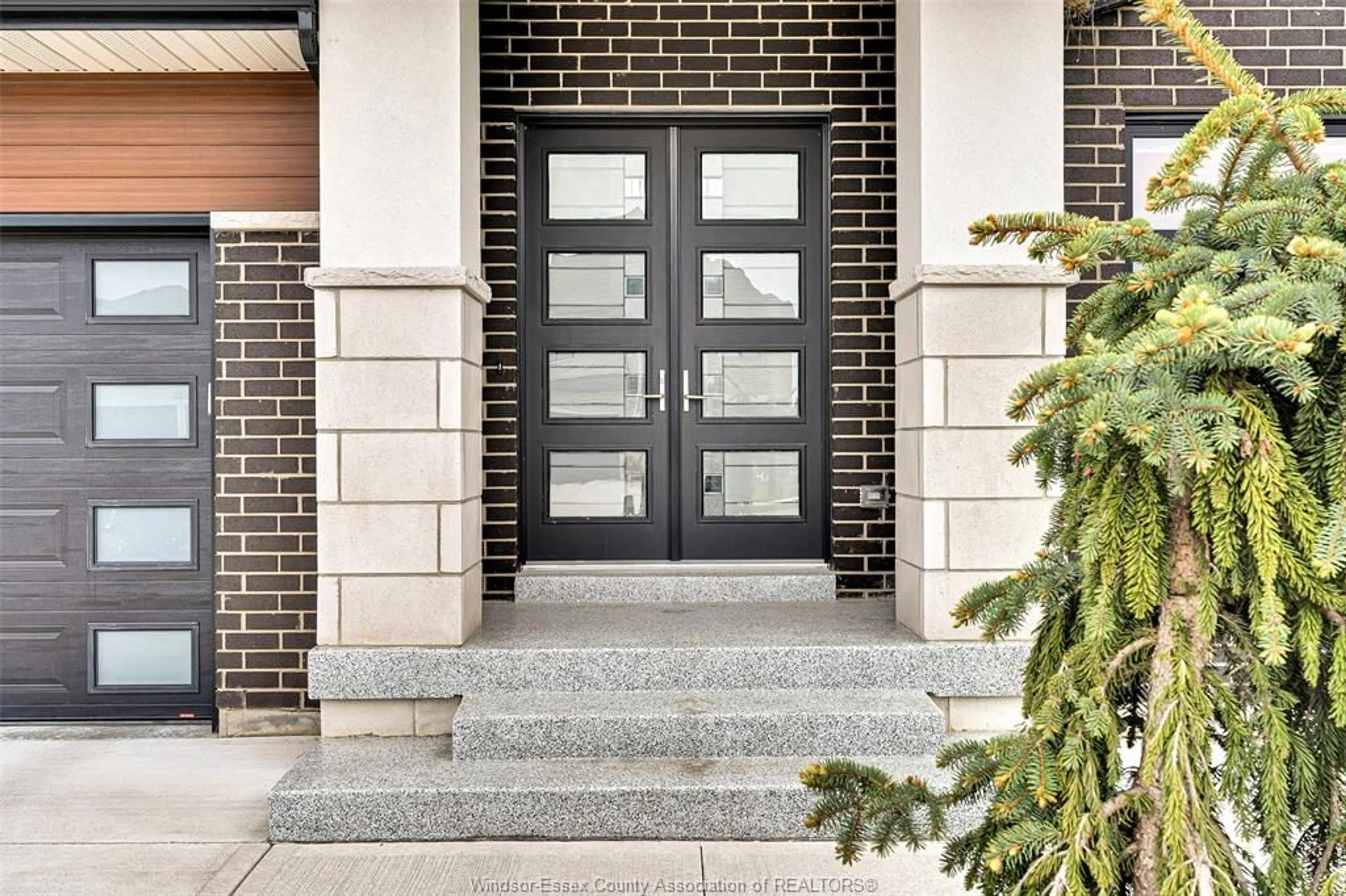 Unknown for 635 MARCHE St, Lakeshore Ontario N8L 0K2