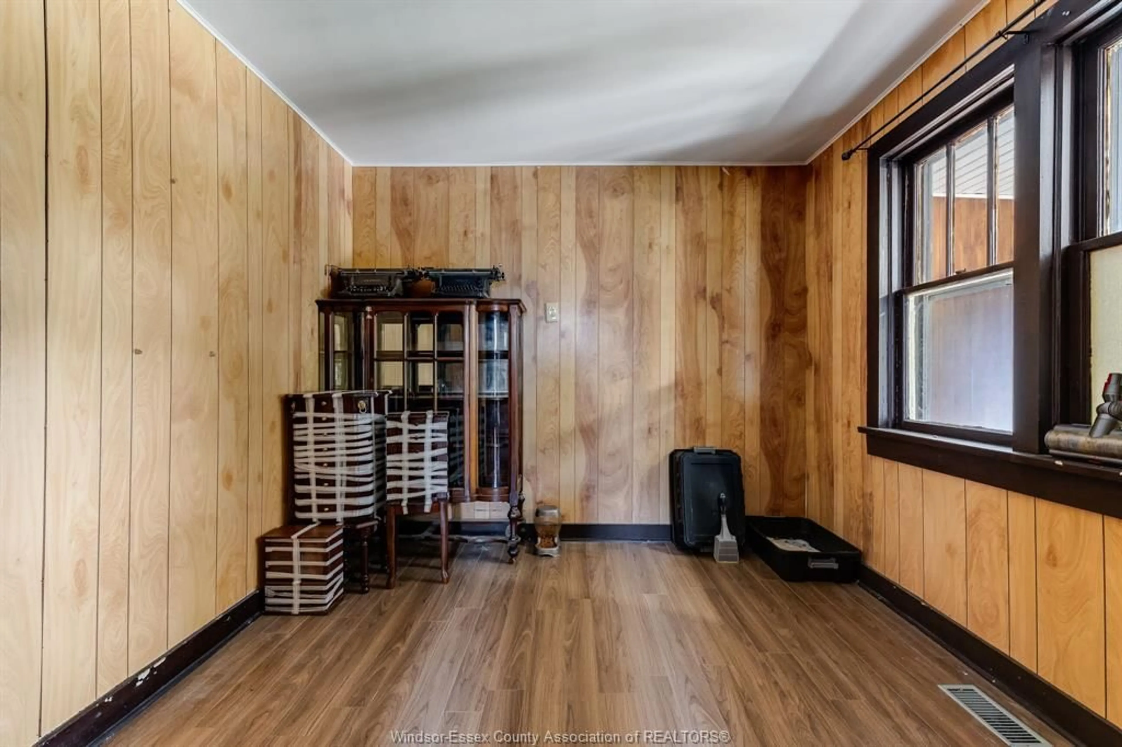 A pic of a room for 114 ABERDEEN St, Merlin Ontario N0P 1W0