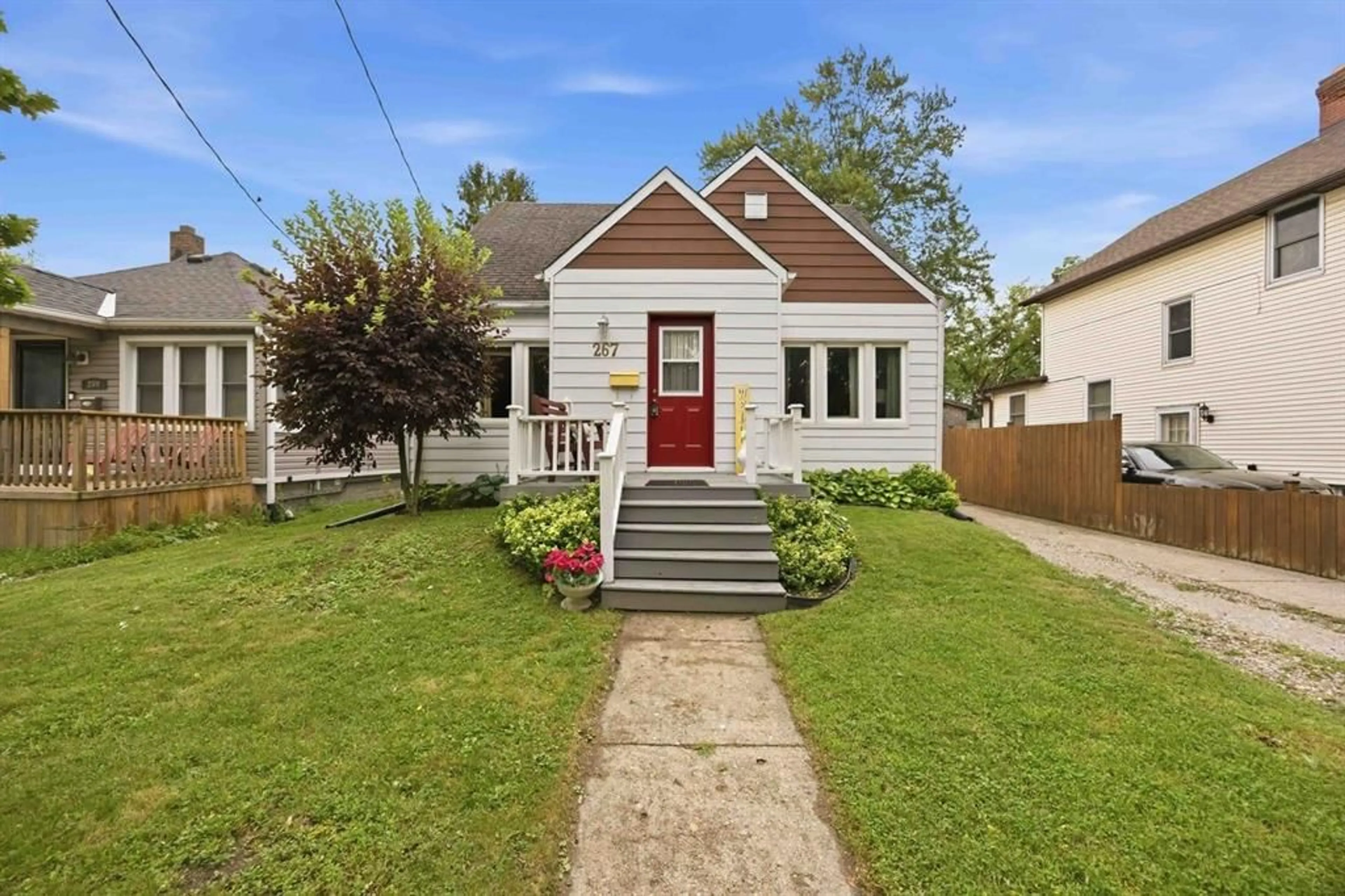 Unknown for 267 Ross Ave, Sarnia Ontario N7T 1K1