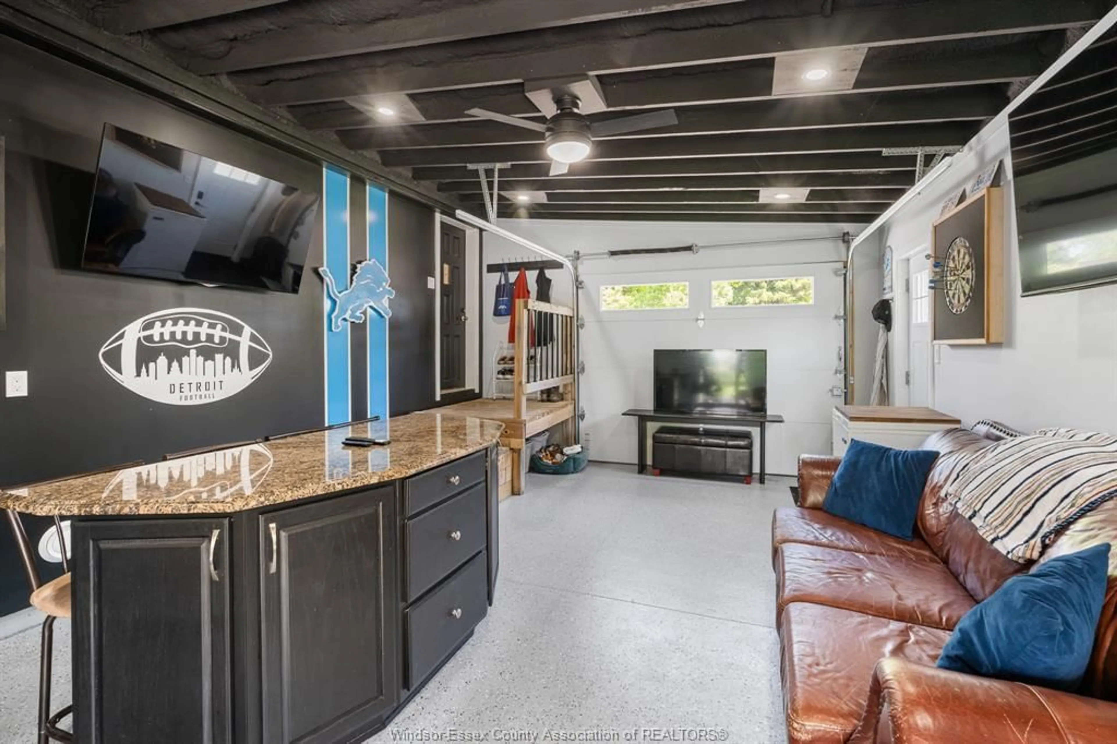 Open concept kitchen, unknown for 31 DANA Dr, Essex Ontario N8M 1Z1