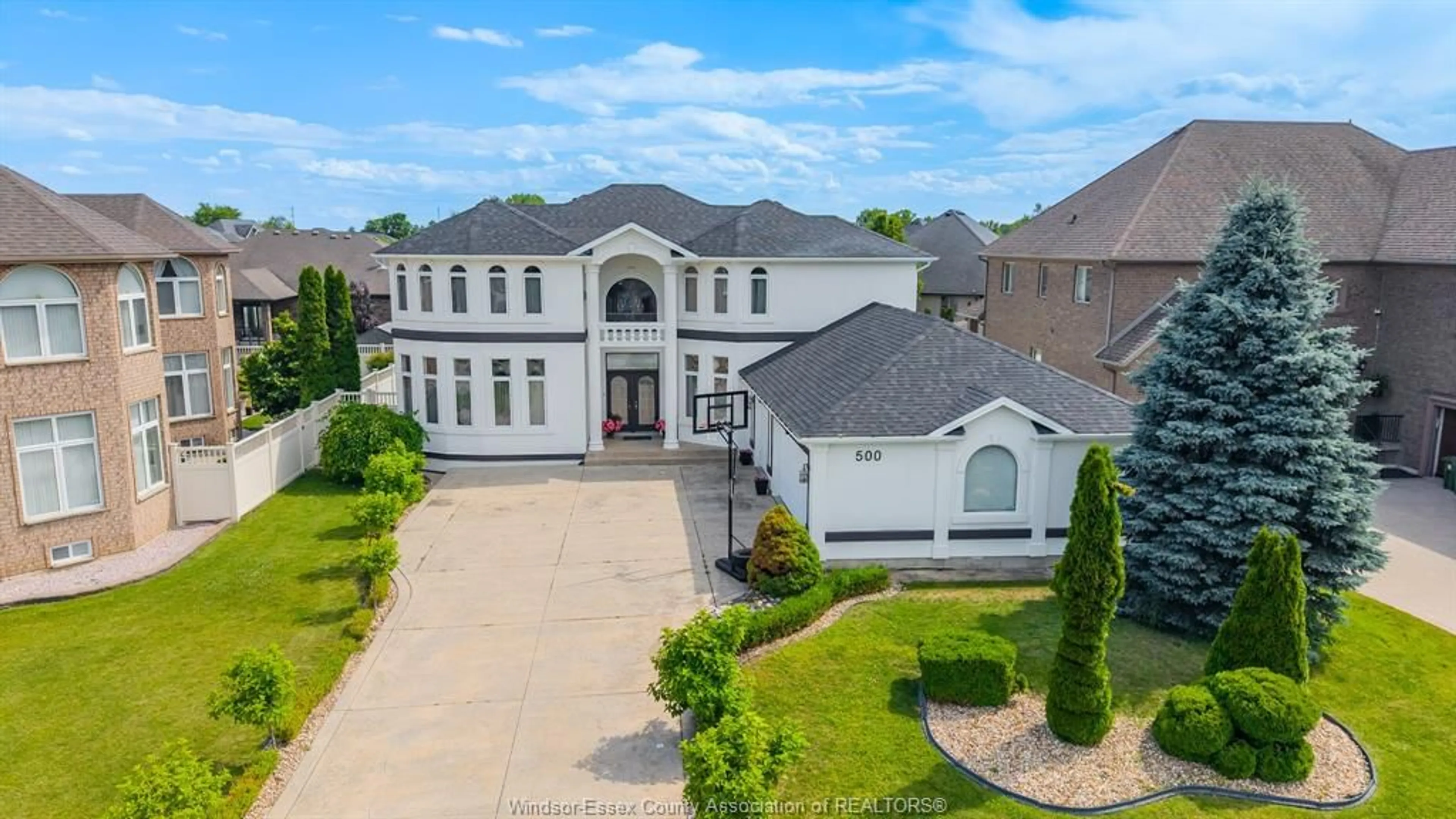 A pic from outside/outdoor area/front of a property/back of a property/a pic from drone, street for 500 CLYDESDALE, Lakeshore Ontario N0R 1A0