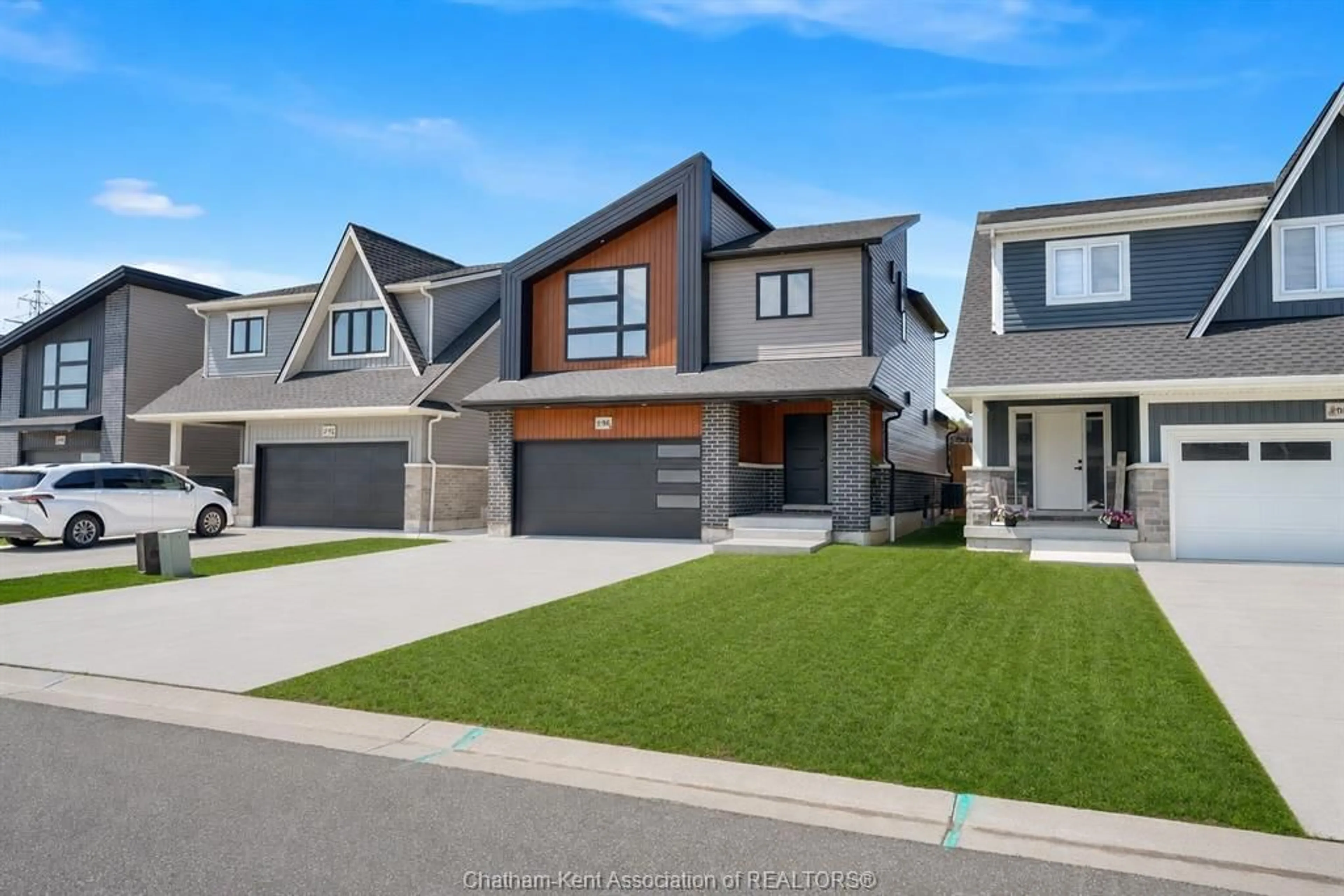 Home with vinyl exterior material, street for 96 Cabot Trail, Chatham Ontario N7L 0G5