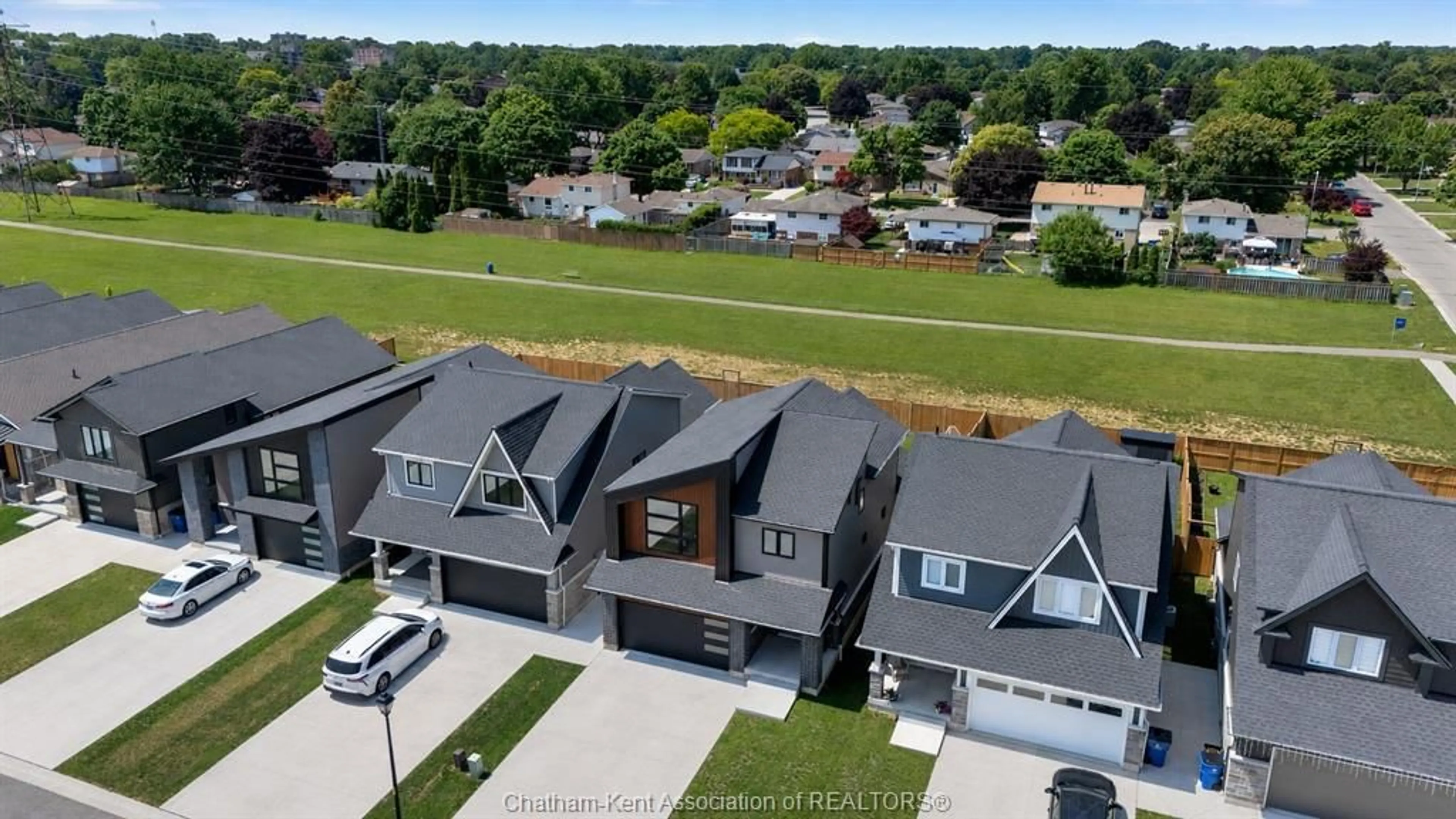 A pic from outside/outdoor area/front of a property/back of a property/a pic from drone, unknown for 96 Cabot Trail, Chatham Ontario N7L 0G5