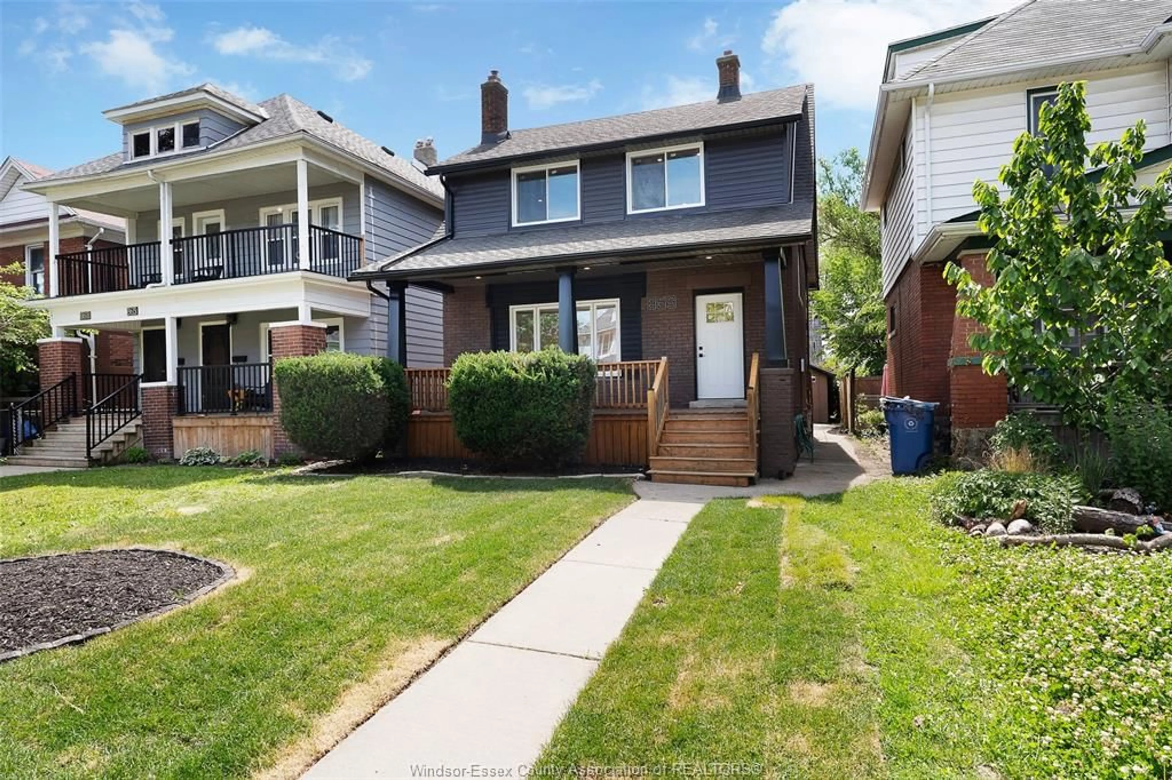 Unknown for 859 MOY Ave, Windsor Ontario N9A 2N7