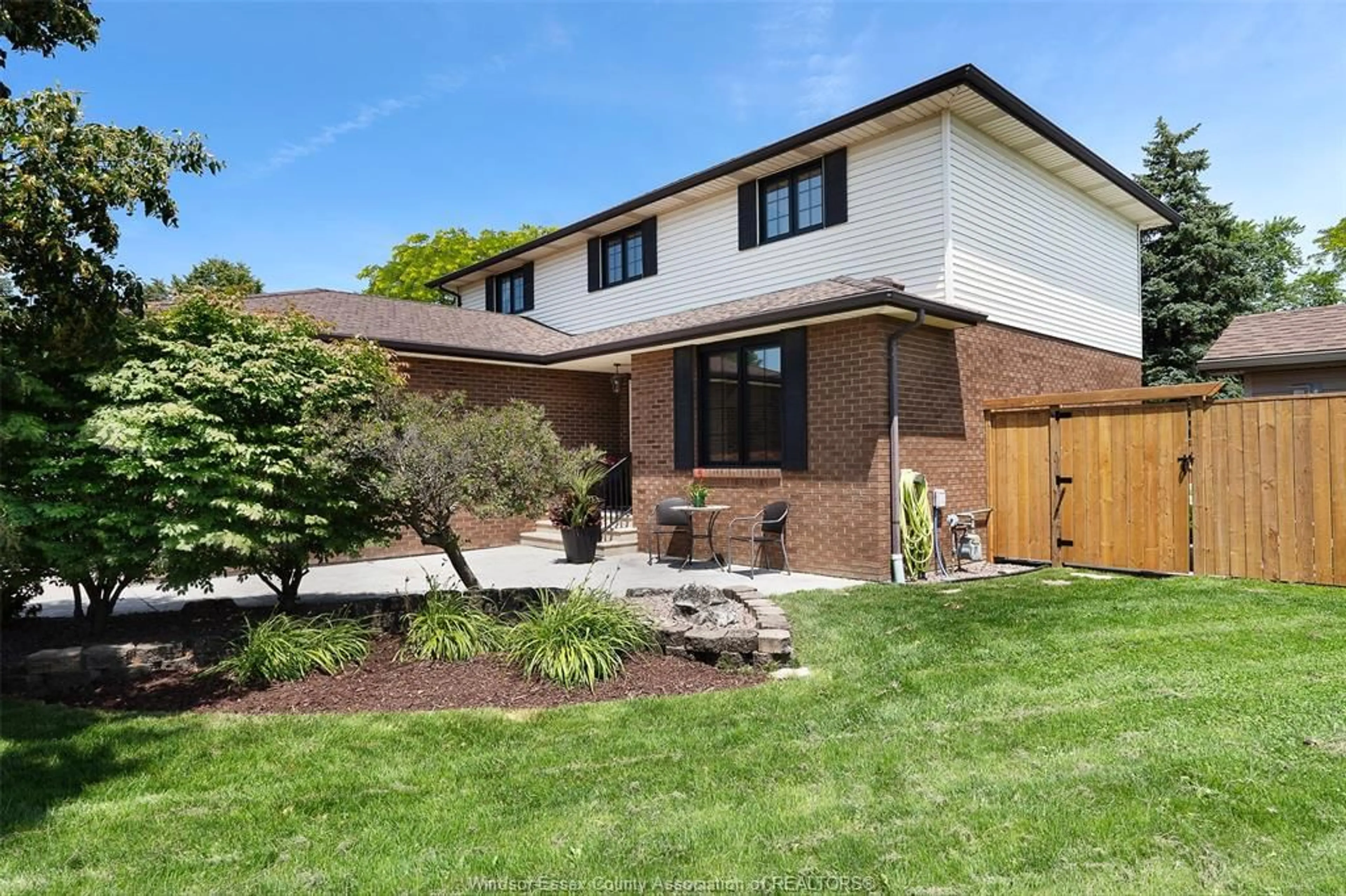 Home with brick exterior material, street for 657 DRESDEN Pl, Tecumseh Ontario N8N 4B7