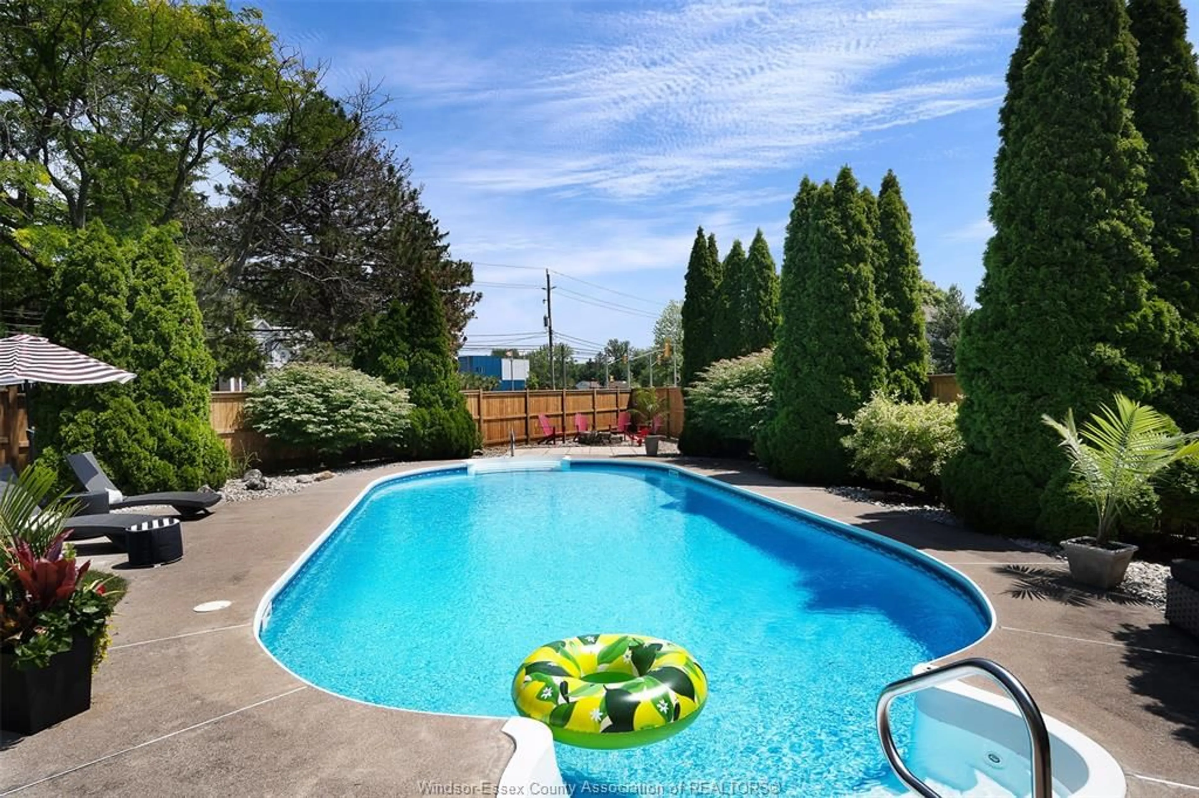 Pool for 657 DRESDEN Pl, Tecumseh Ontario N8N 4B7