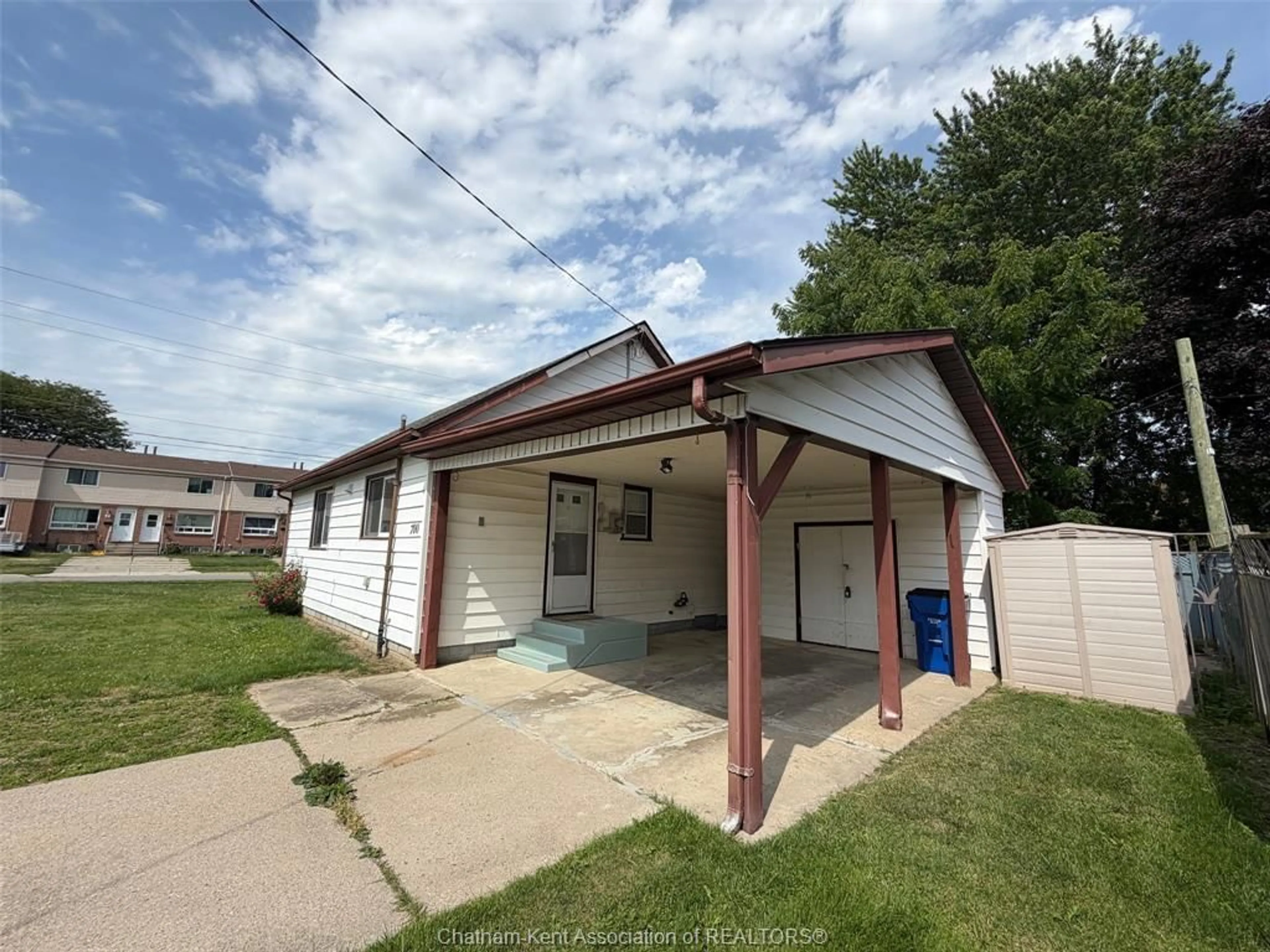 Unknown for 700 Wallace St, Wallaceburg Ontario N8A 1K2