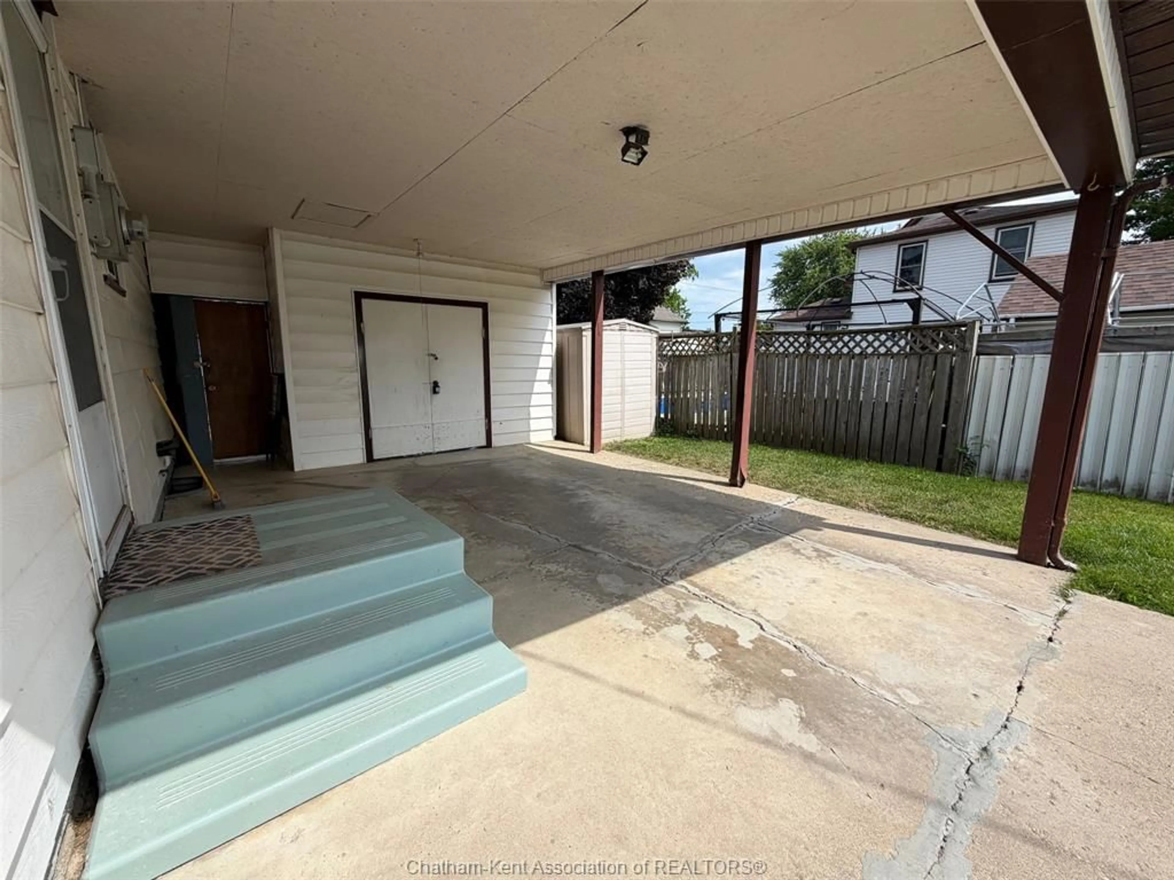 Unknown for 700 Wallace St, Wallaceburg Ontario N8A 1K2
