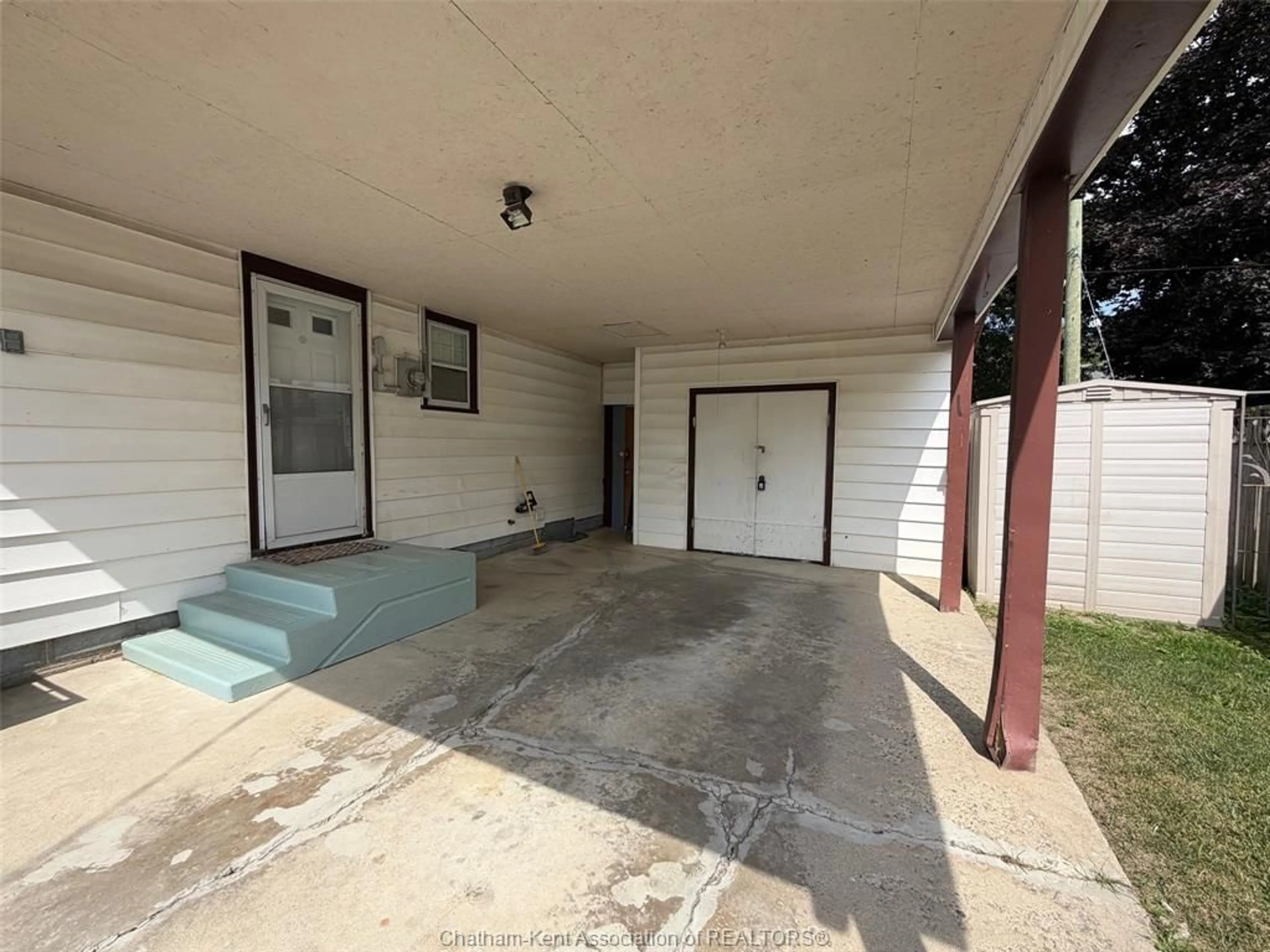 Unknown for 700 Wallace St, Wallaceburg Ontario N8A 1K2