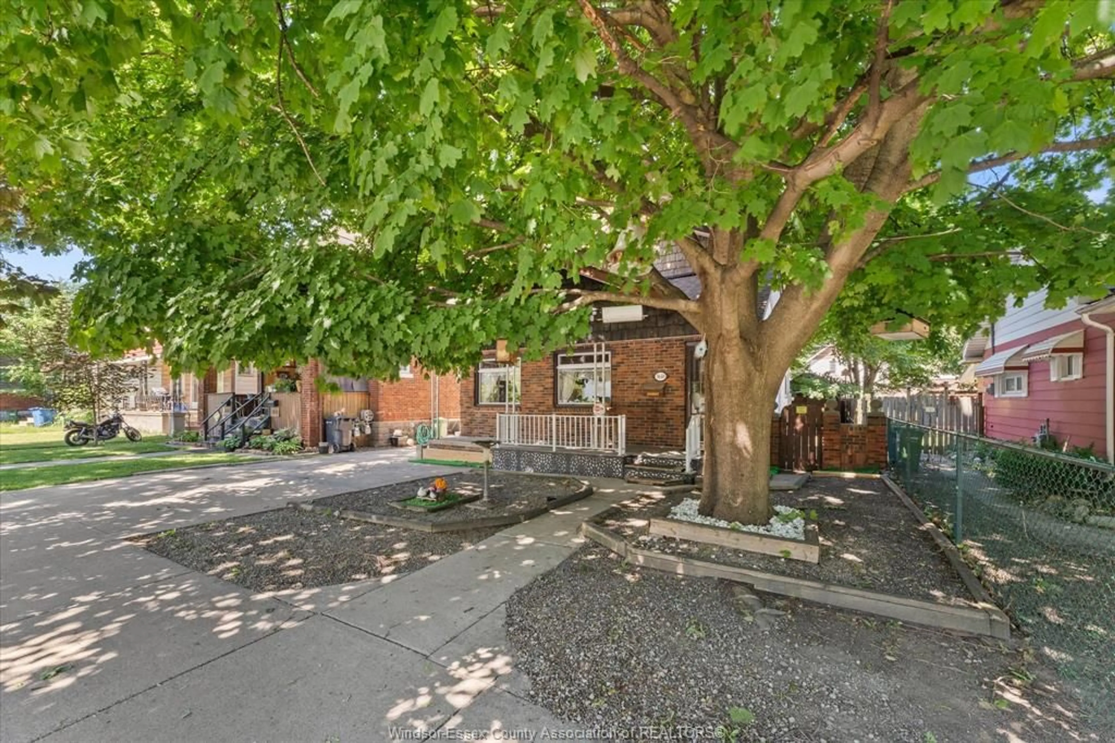 Patio, street for 3648 KING, Windsor Ontario N9C 1P5