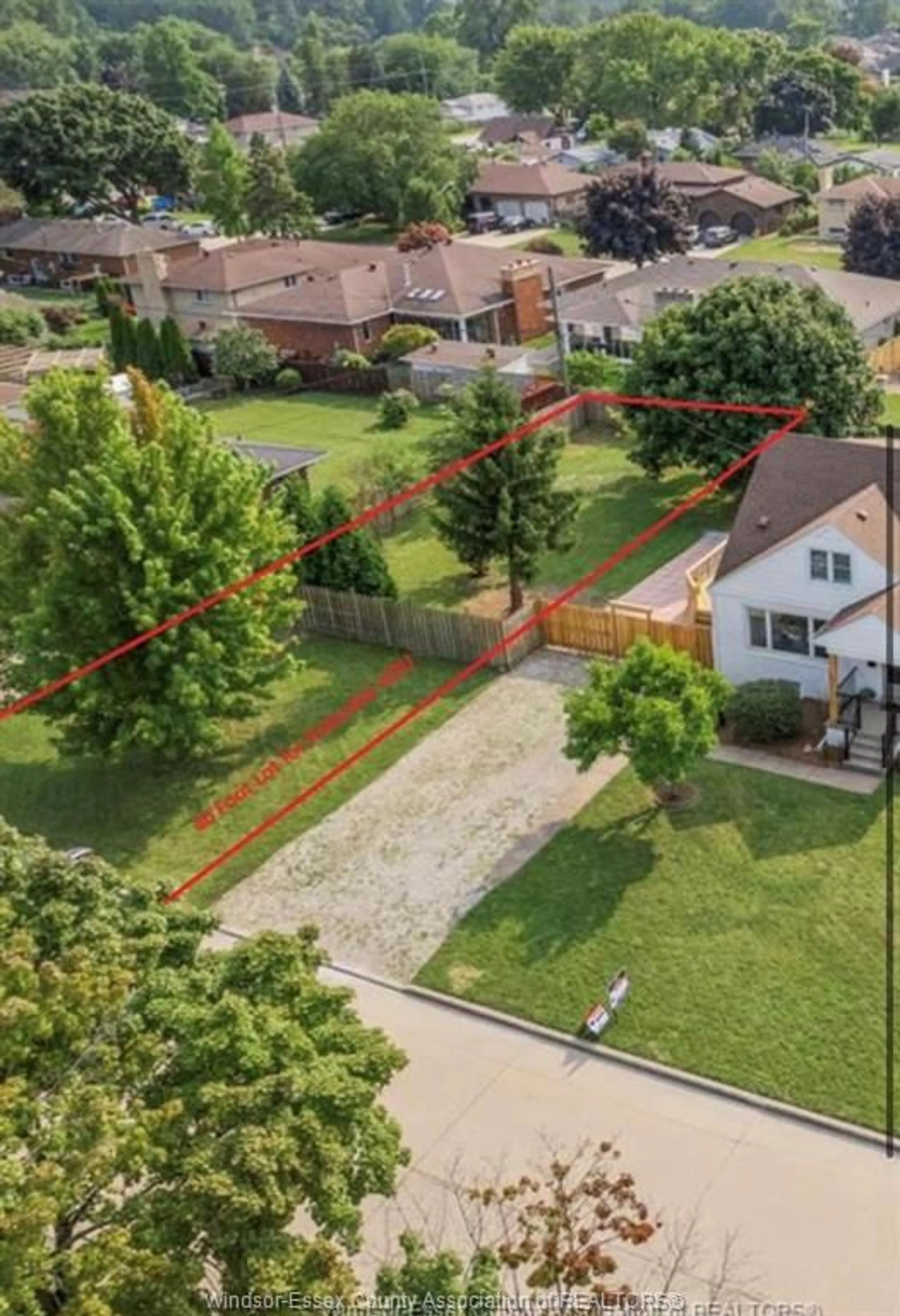A pic from outside/outdoor area/front of a property/back of a property/a pic from drone, street for 1655 PARTINGTON Ave, Windsor Ontario N9E 2P9