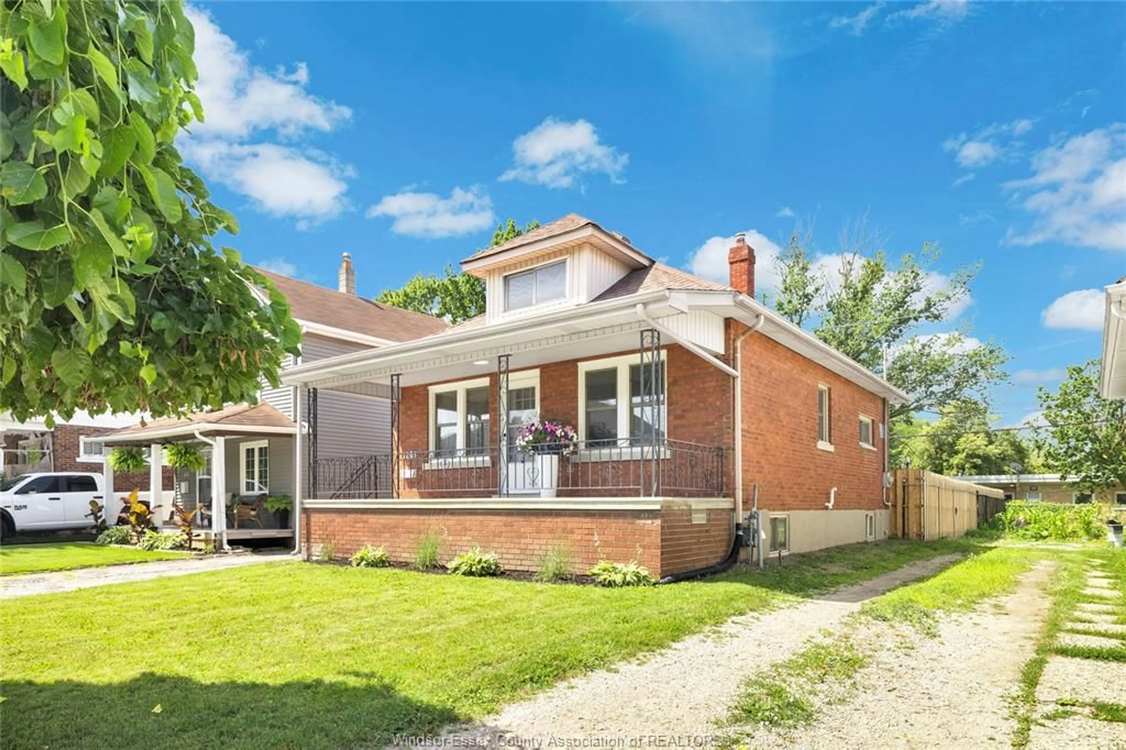 Home with brick exterior material, street for 1209 CURRY Ave, Windsor Ontario N9B 2C8